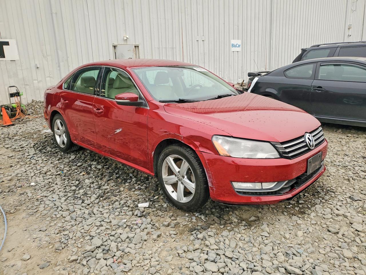 2015 Volkswagen Passat S Red vin: 1VWAT7A31FC086744