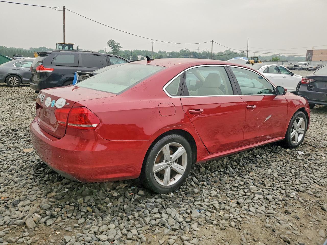 2015 Volkswagen Passat S Red vin: 1VWAT7A31FC086744