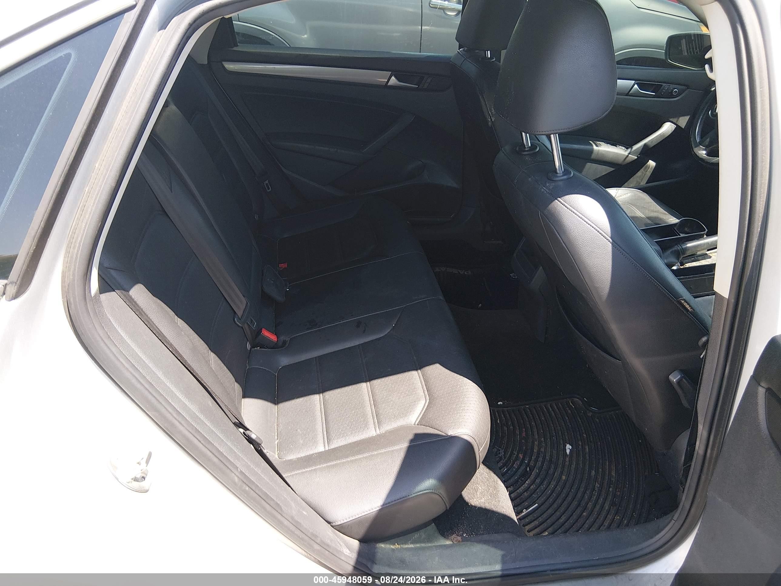 2015 Volkswagen Passat 1.8t Limited Edition Silver vin: 1VWAT7A31FC089482