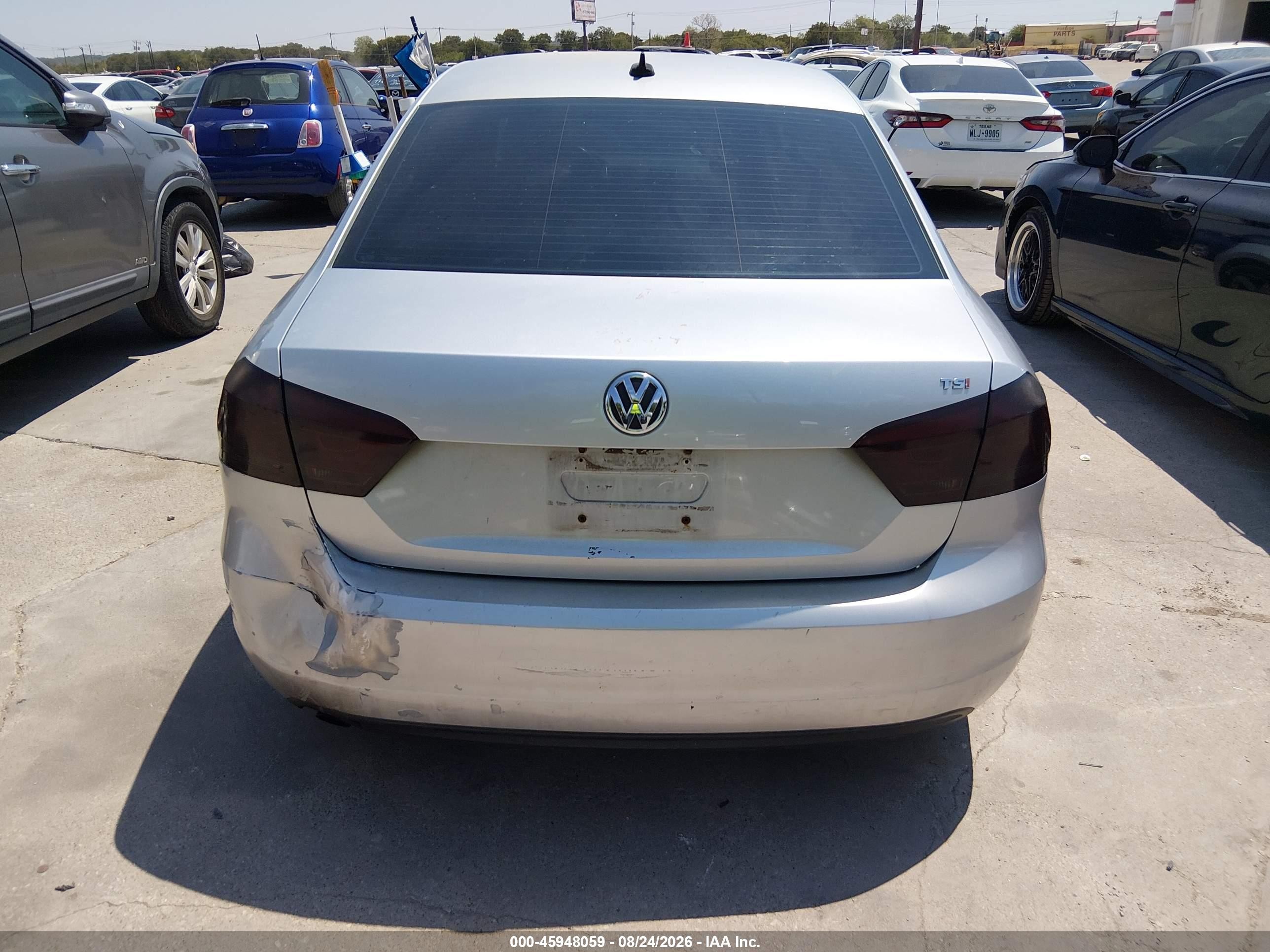 2015 Volkswagen Passat 1.8t Limited Edition Silver vin: 1VWAT7A31FC089482