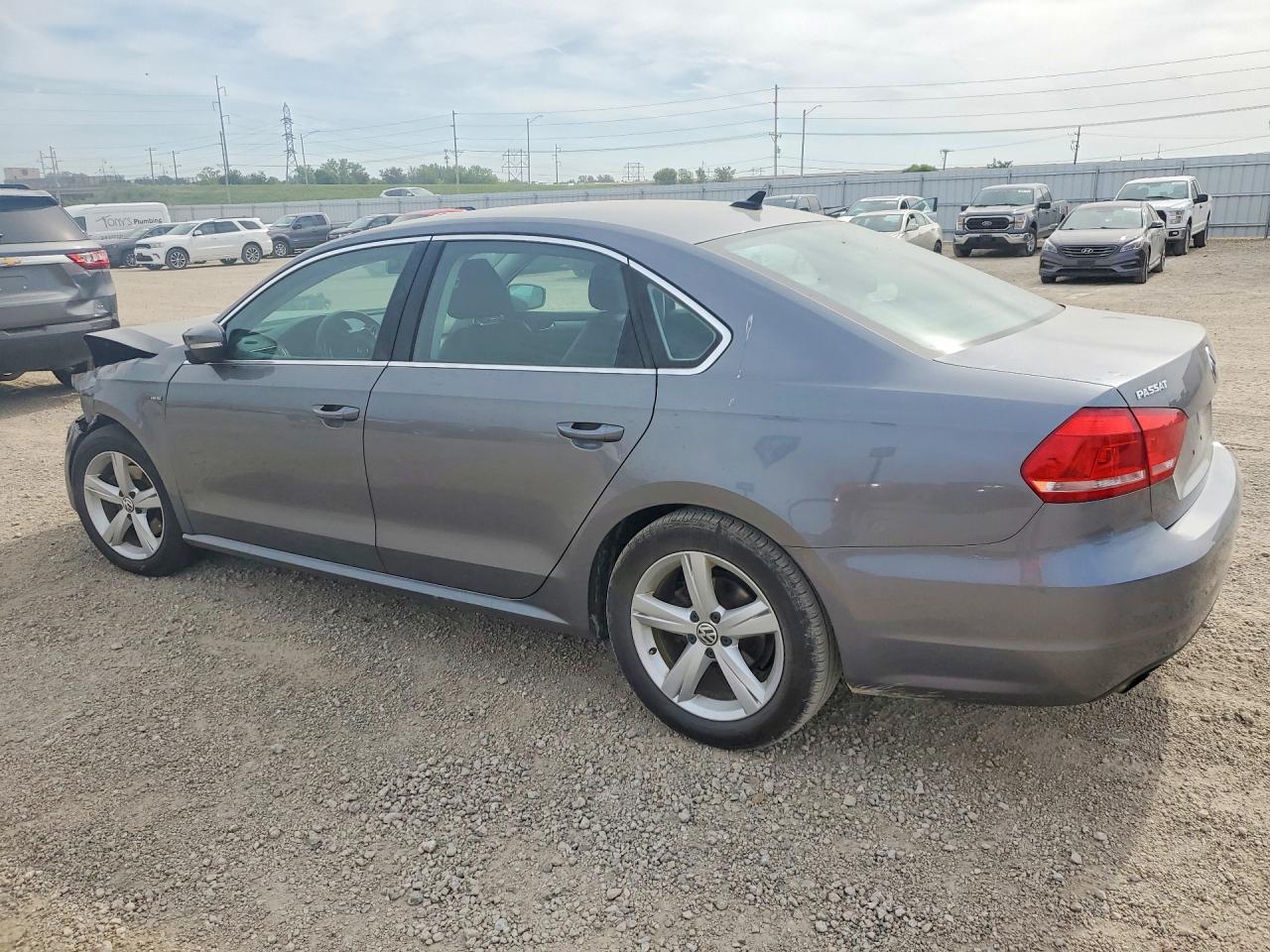 2015 Volkswagen Passat S Charcoal vin: 1VWAT7A31FC099610