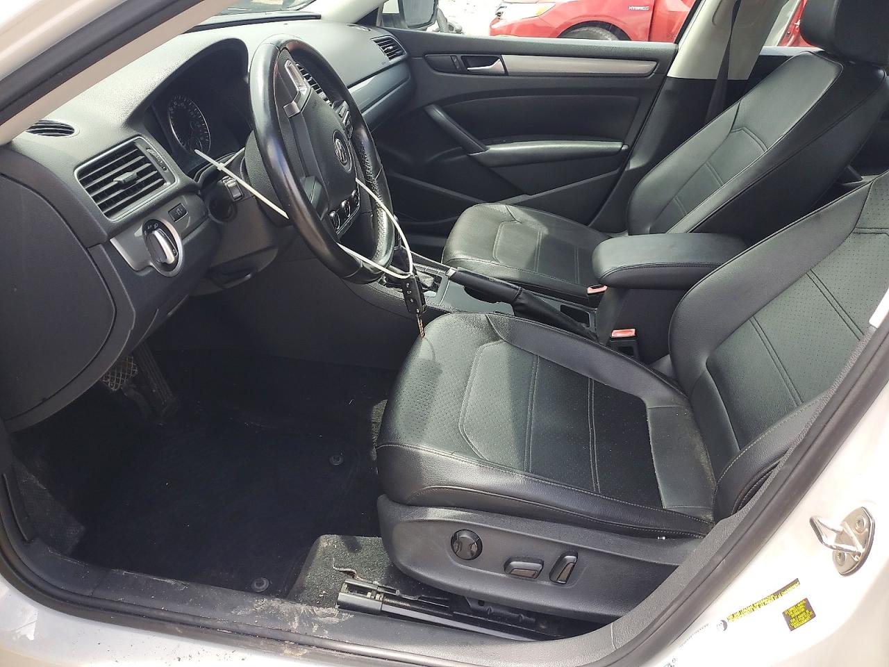 2015 Volkswagen Passat S Белый vin: 1VWAT7A31FC106183