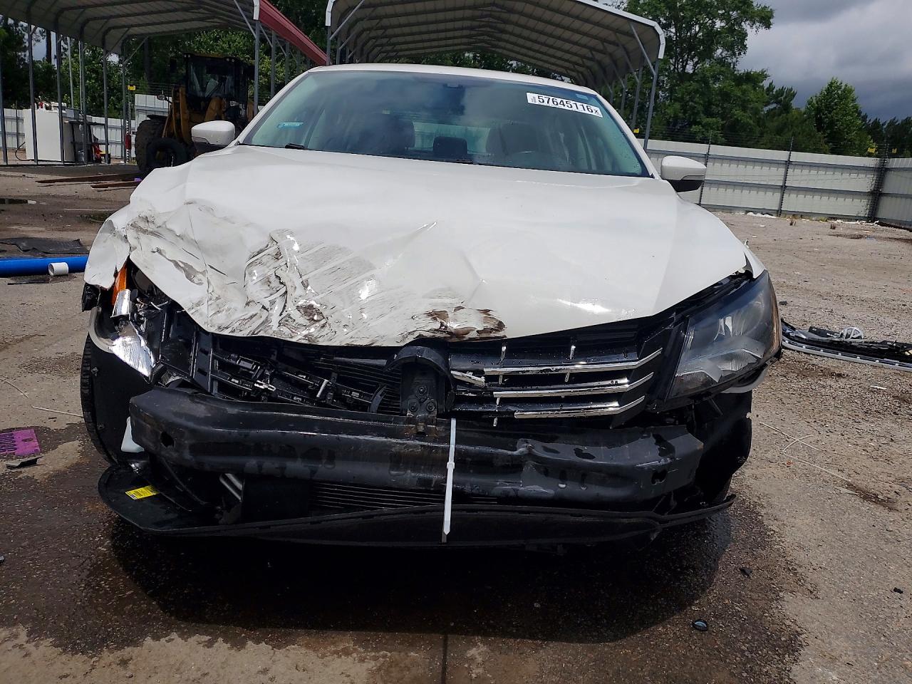 2015 Volkswagen Passat S Белый vin: 1VWAT7A31FC106183