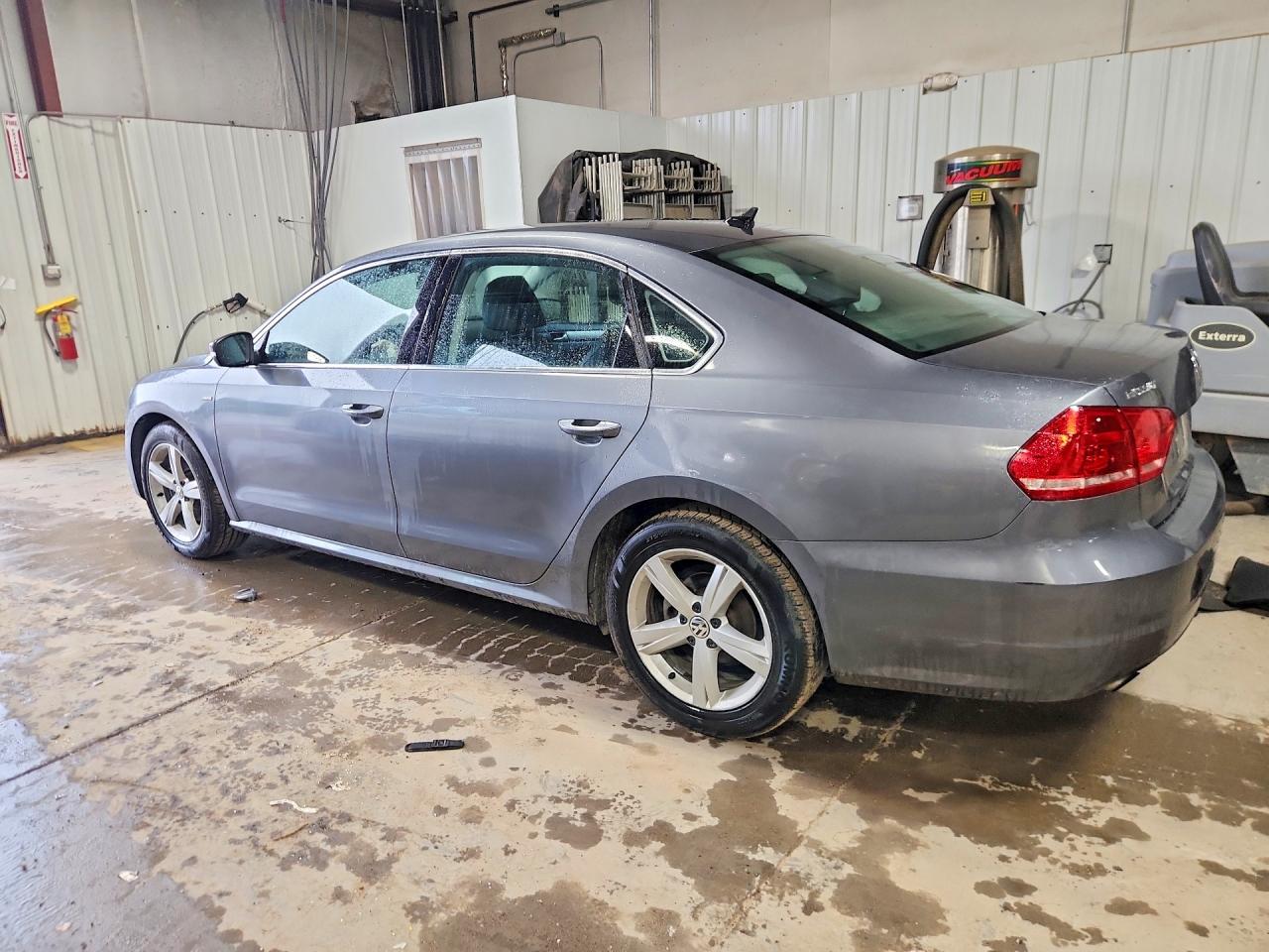 2015 Volkswagen Passat S Gray vin: 1VWAT7A31FC111030