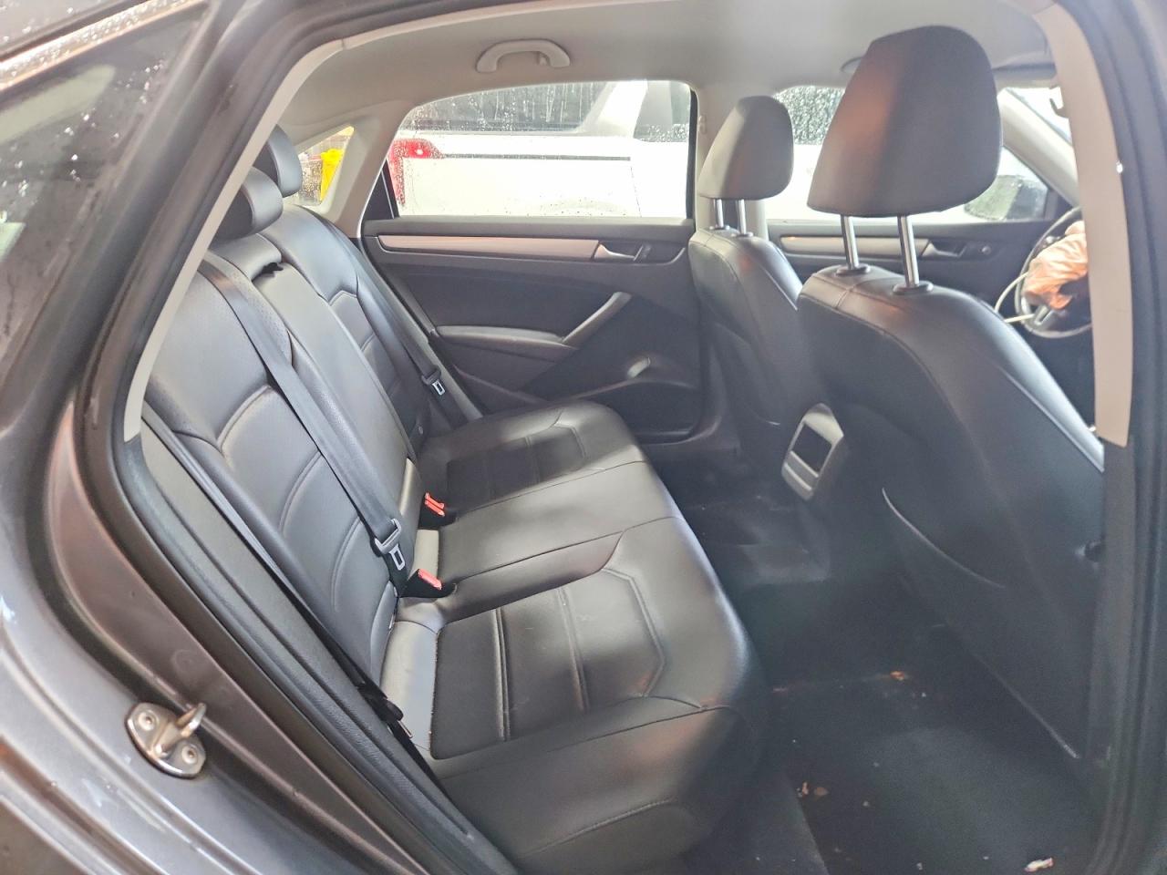 2015 Volkswagen Passat S Gray vin: 1VWAT7A31FC111030