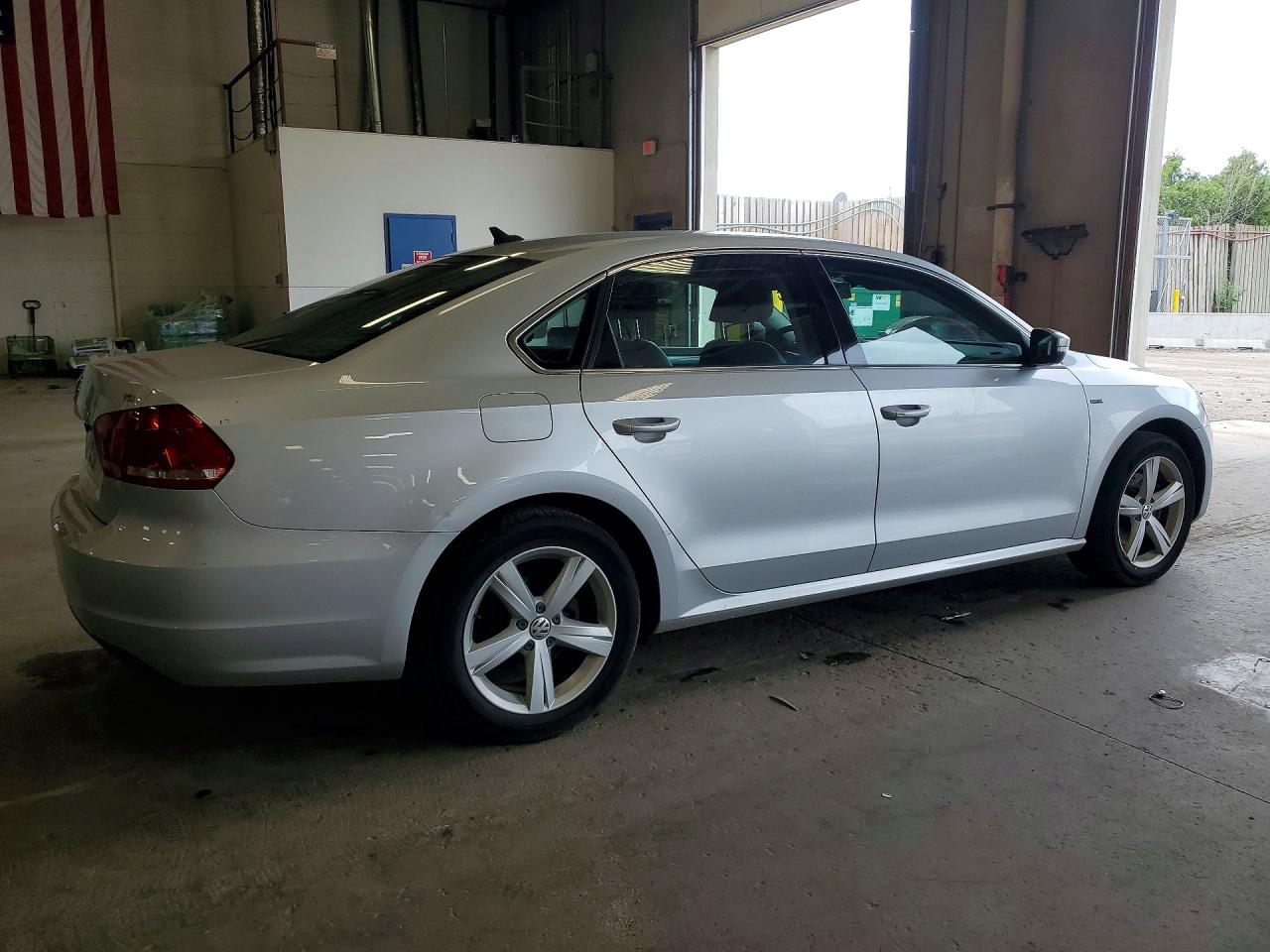 2015 Volkswagen Passat S Silver vin: 1VWAT7A31FC114607