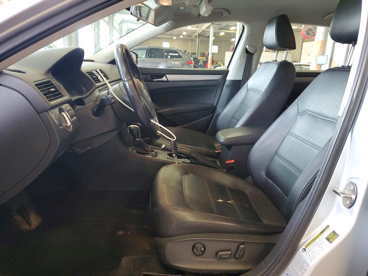 2015 Volkswagen Passat S Silver vin: 1VWAT7A31FC114607