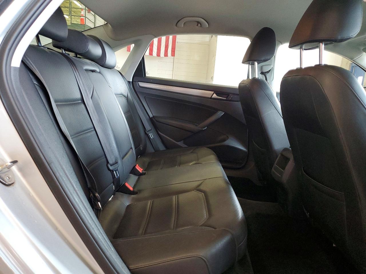 2015 Volkswagen Passat S Silver vin: 1VWAT7A31FC114607