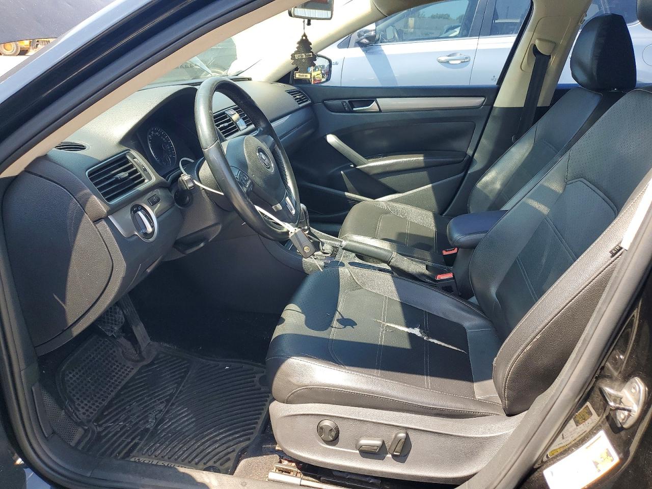 2014 Volkswagen Passat S Black vin: 1VWAT7A32EC049880