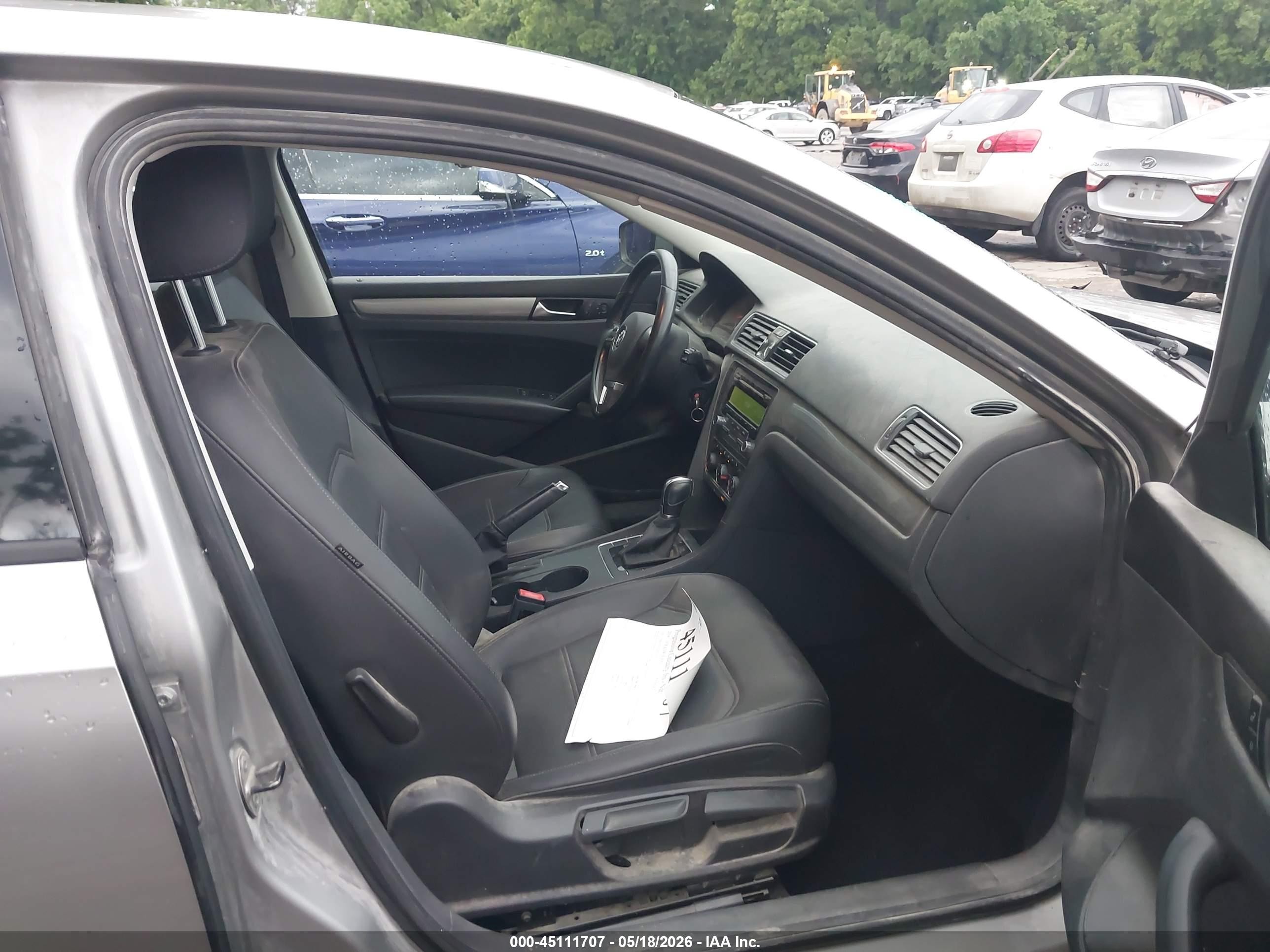 2014 Volkswagen Passat 1.8t Wolfsburg Edition Tan vin: 1VWAT7A32EC101735
