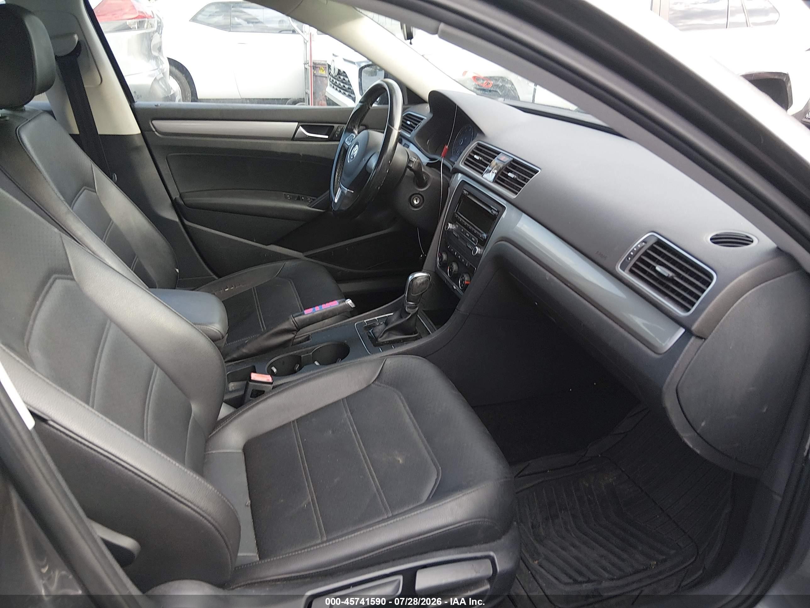 2015 Volkswagen Passat 1.8t Wolfsburg Edition Gray vin: 1VWAT7A32FC018212