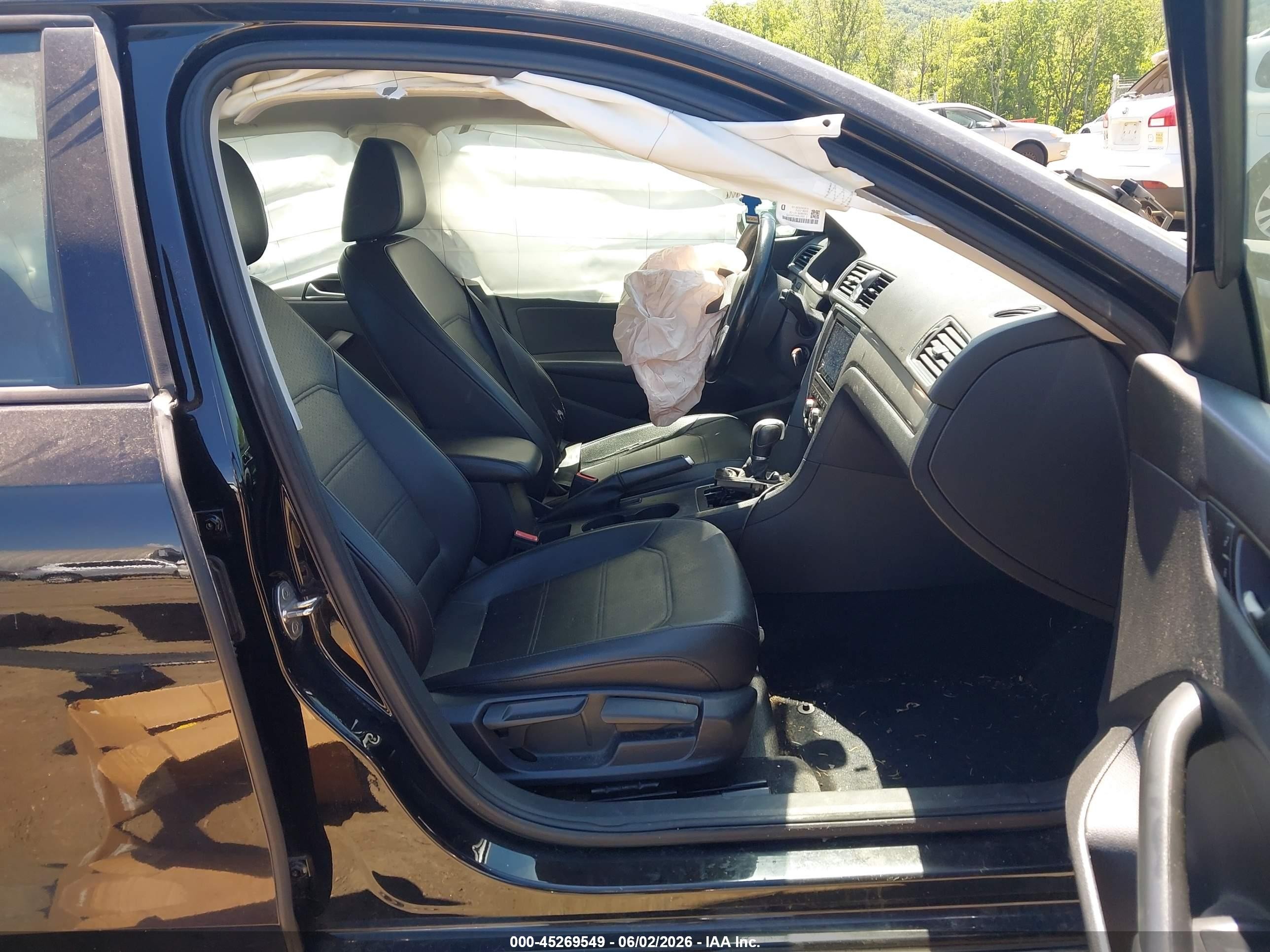 2015 Volkswagen Passat 1.8t Wolfsburg Edition Черный vin: 1VWAT7A32FC019845