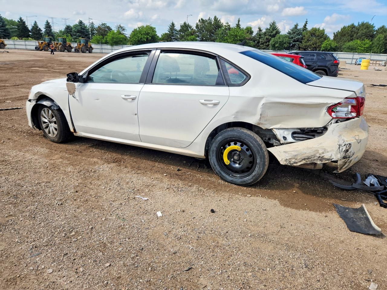 2015 Volkswagen Passat S White vin: 1VWAT7A32FC020395