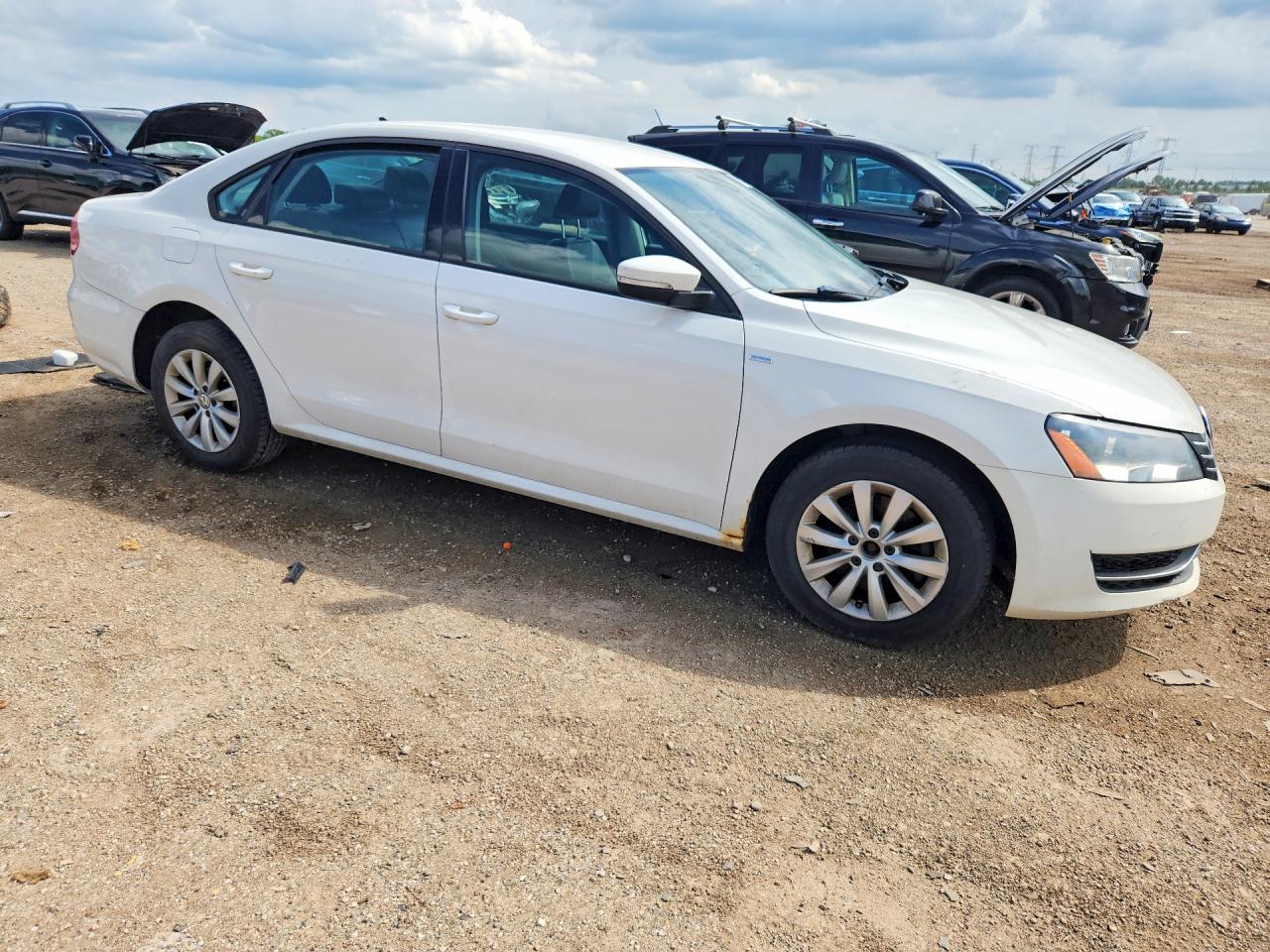 2015 Volkswagen Passat S White vin: 1VWAT7A32FC020395