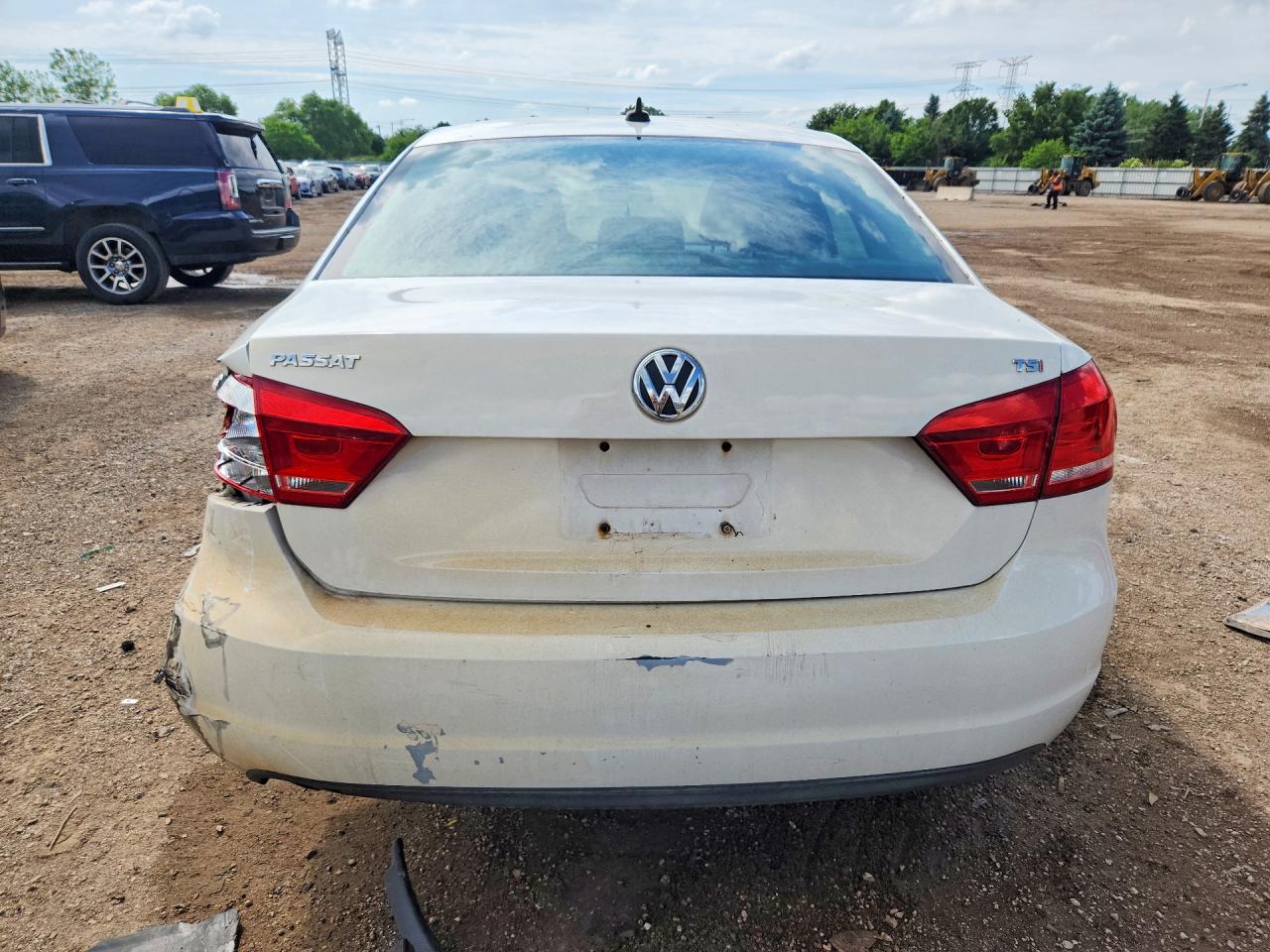 2015 Volkswagen Passat S White vin: 1VWAT7A32FC020395