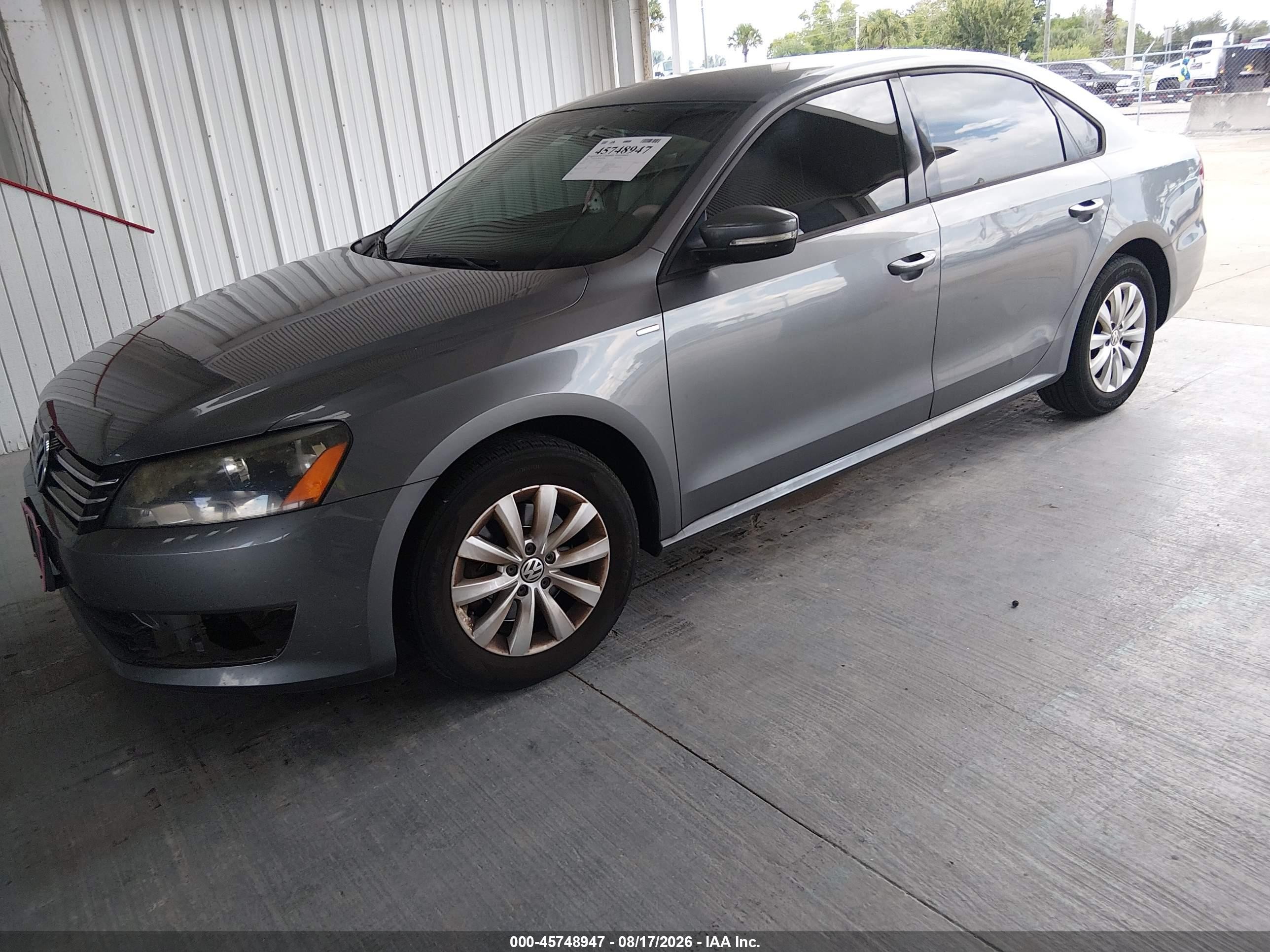 2015 Volkswagen Passat 1.8t Wolfsburg Edition Gray vin: 1VWAT7A32FC024270