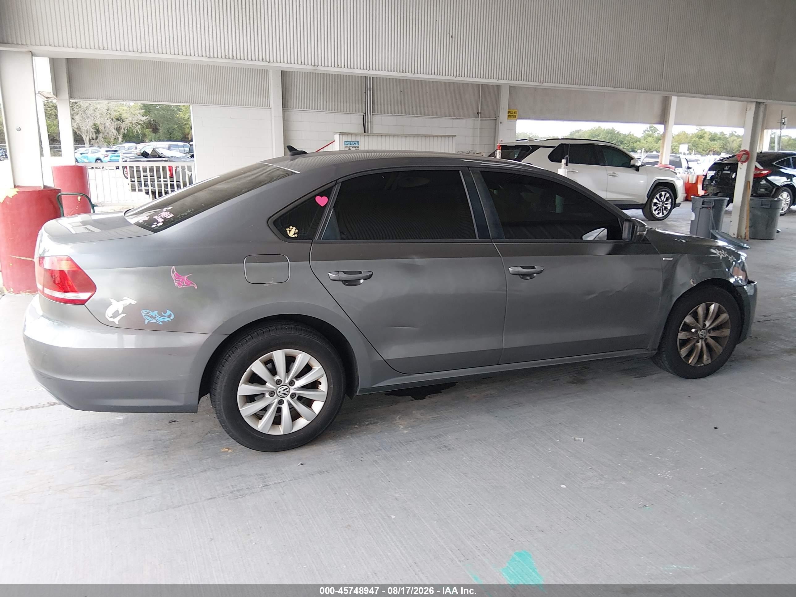 2015 Volkswagen Passat 1.8t Wolfsburg Edition Gray vin: 1VWAT7A32FC024270