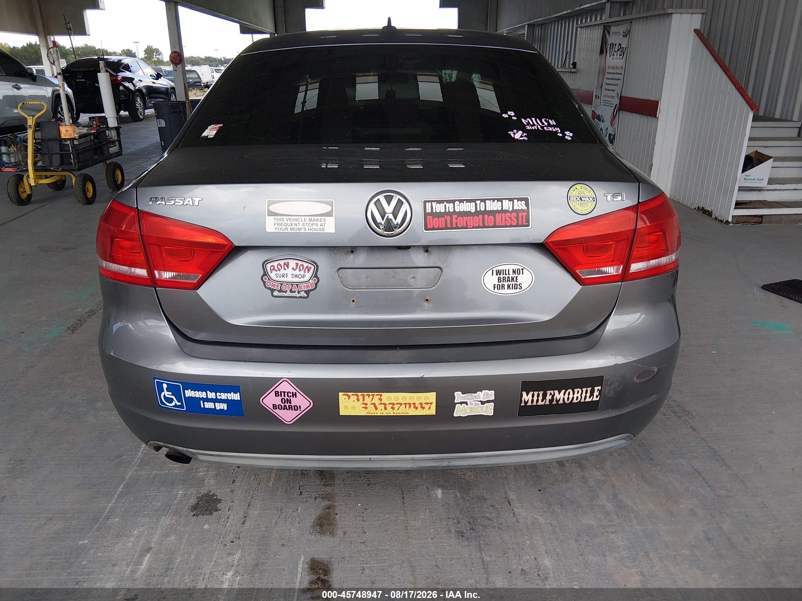 2015 Volkswagen Passat 1.8t Wolfsburg Edition Gray vin: 1VWAT7A32FC024270