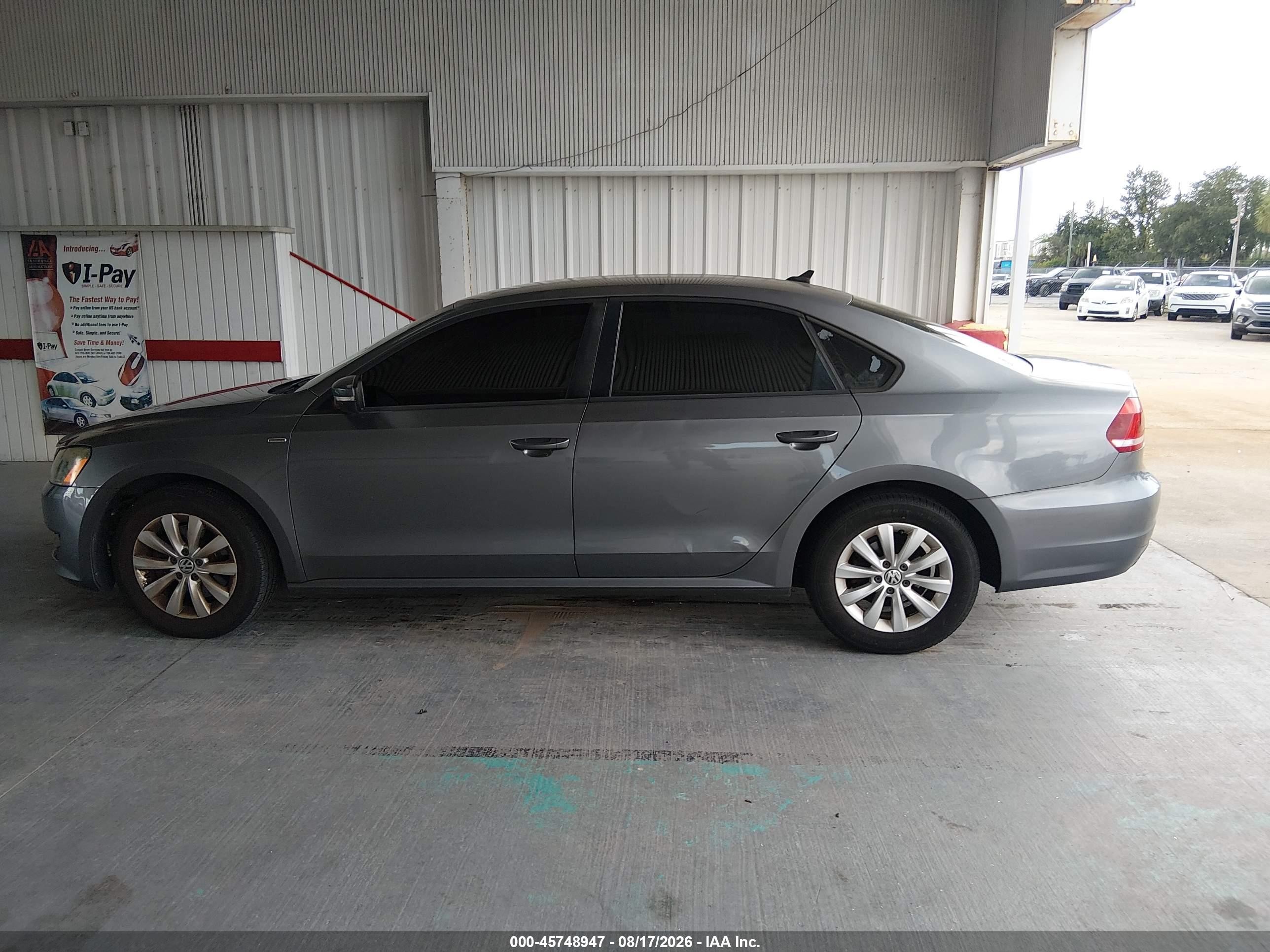 2015 Volkswagen Passat 1.8t Wolfsburg Edition Gray vin: 1VWAT7A32FC024270