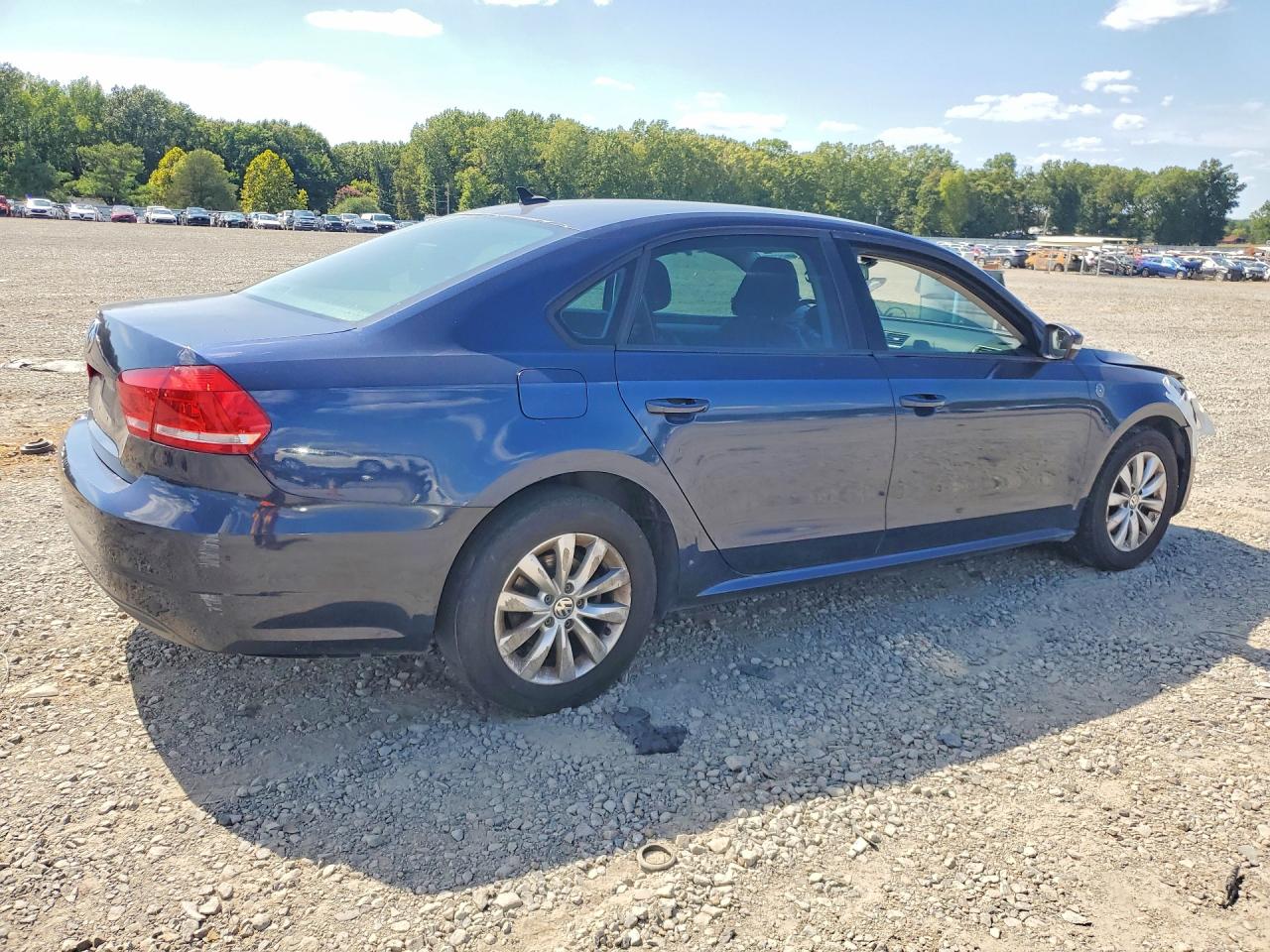2015 Volkswagen Passat S Blue vin: 1VWAT7A32FC031901