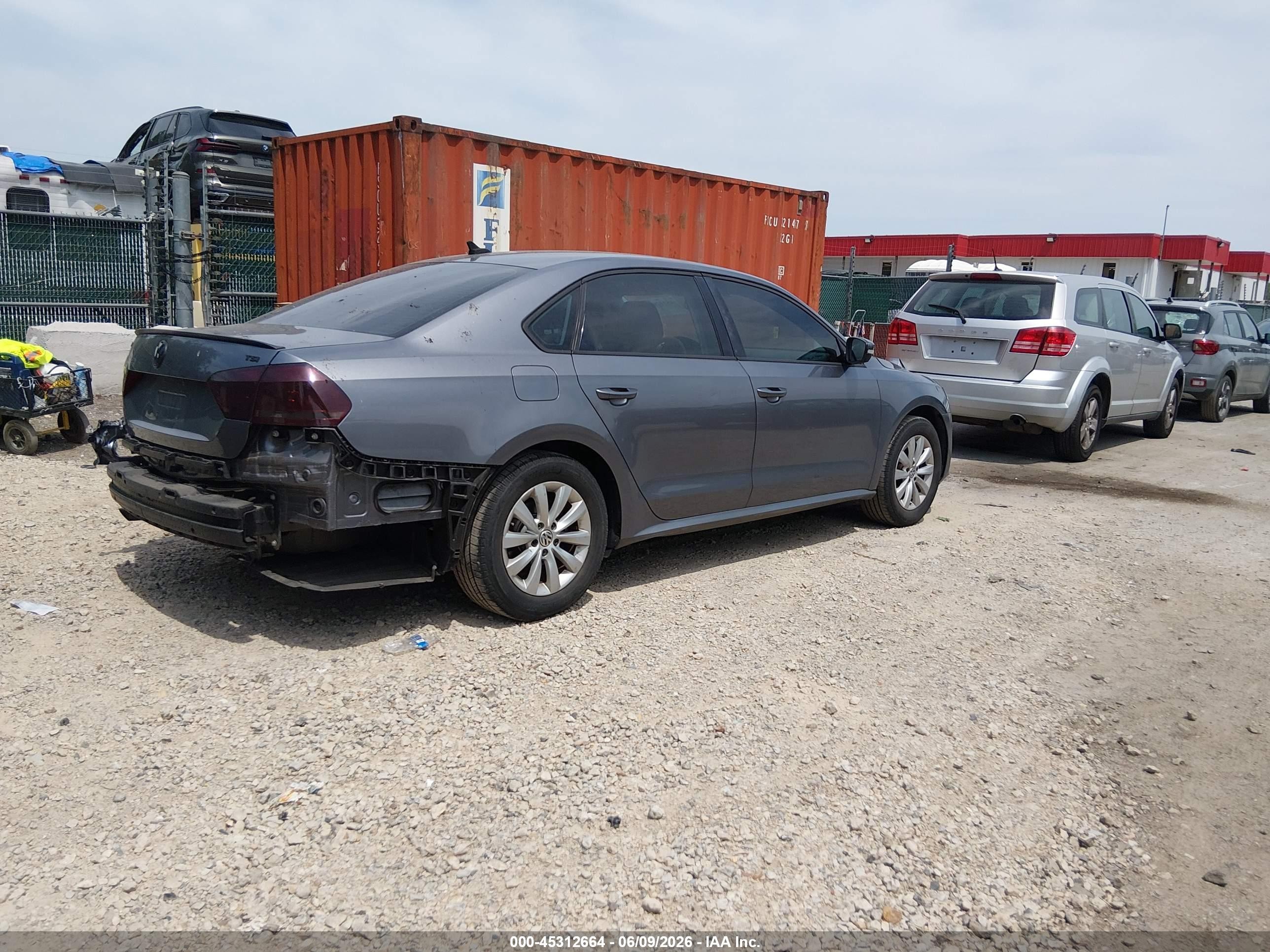 2015 Volkswagen Passat 1.8t Wolfsburg Edition Gray vin: 1VWAT7A32FC037634