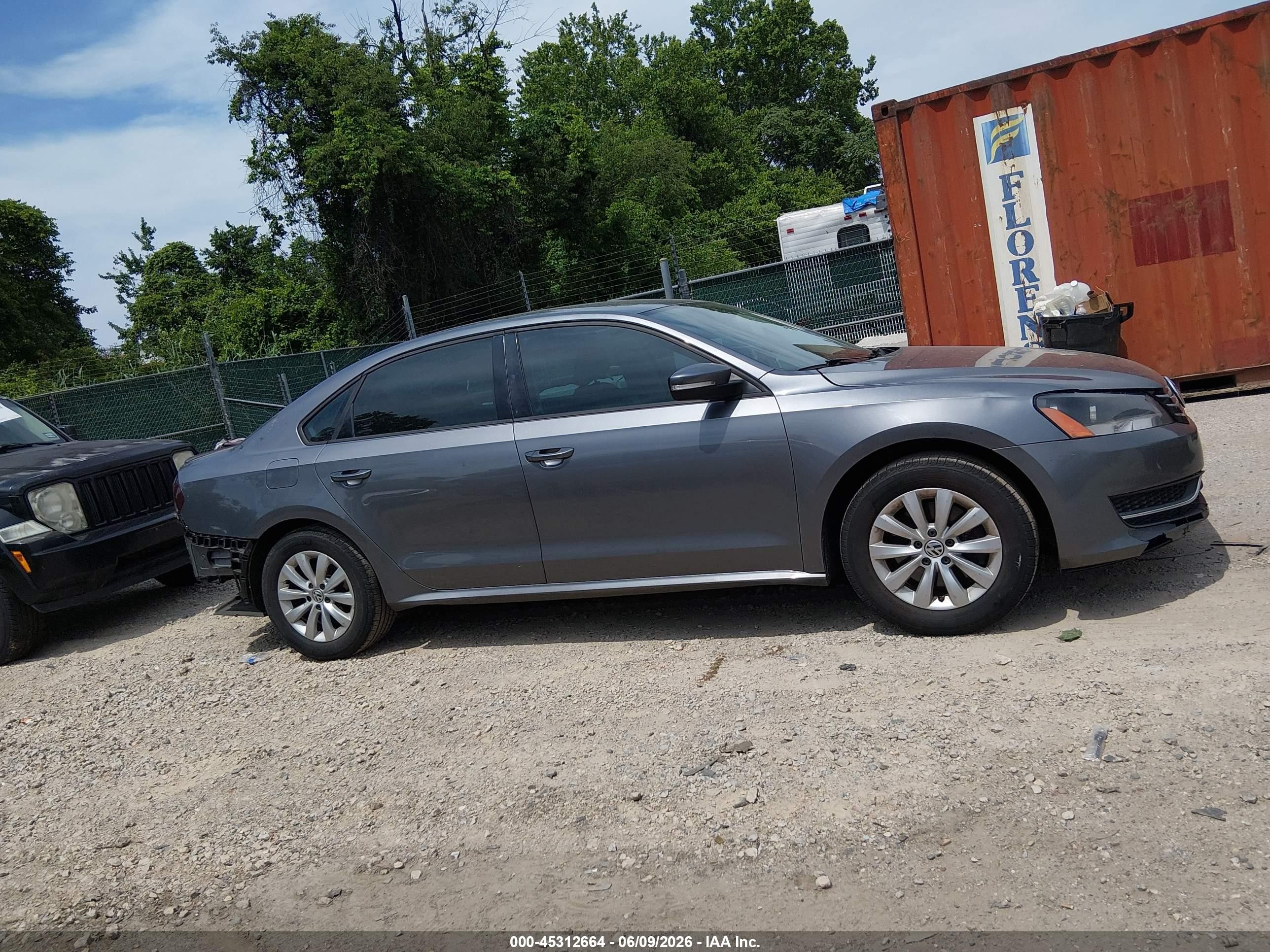 2015 Volkswagen Passat 1.8t Wolfsburg Edition Gray vin: 1VWAT7A32FC037634