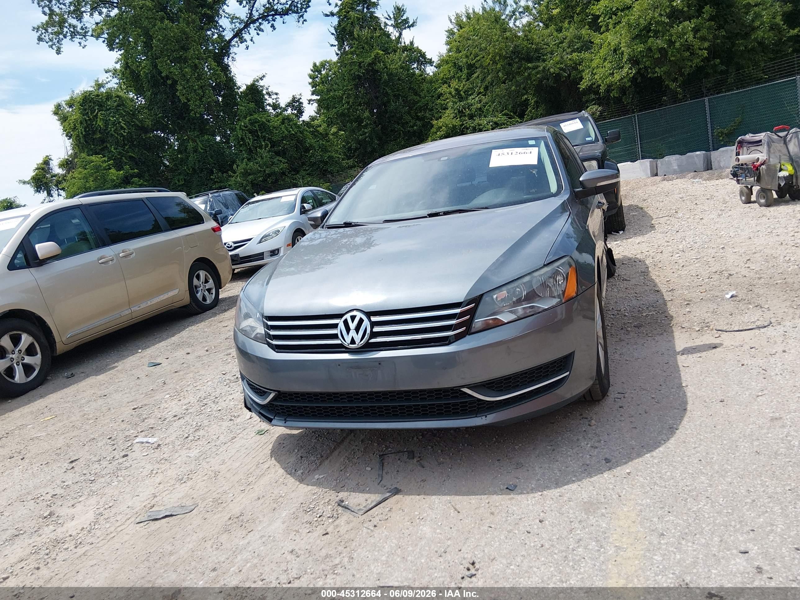 2015 Volkswagen Passat 1.8t Wolfsburg Edition Gray vin: 1VWAT7A32FC037634