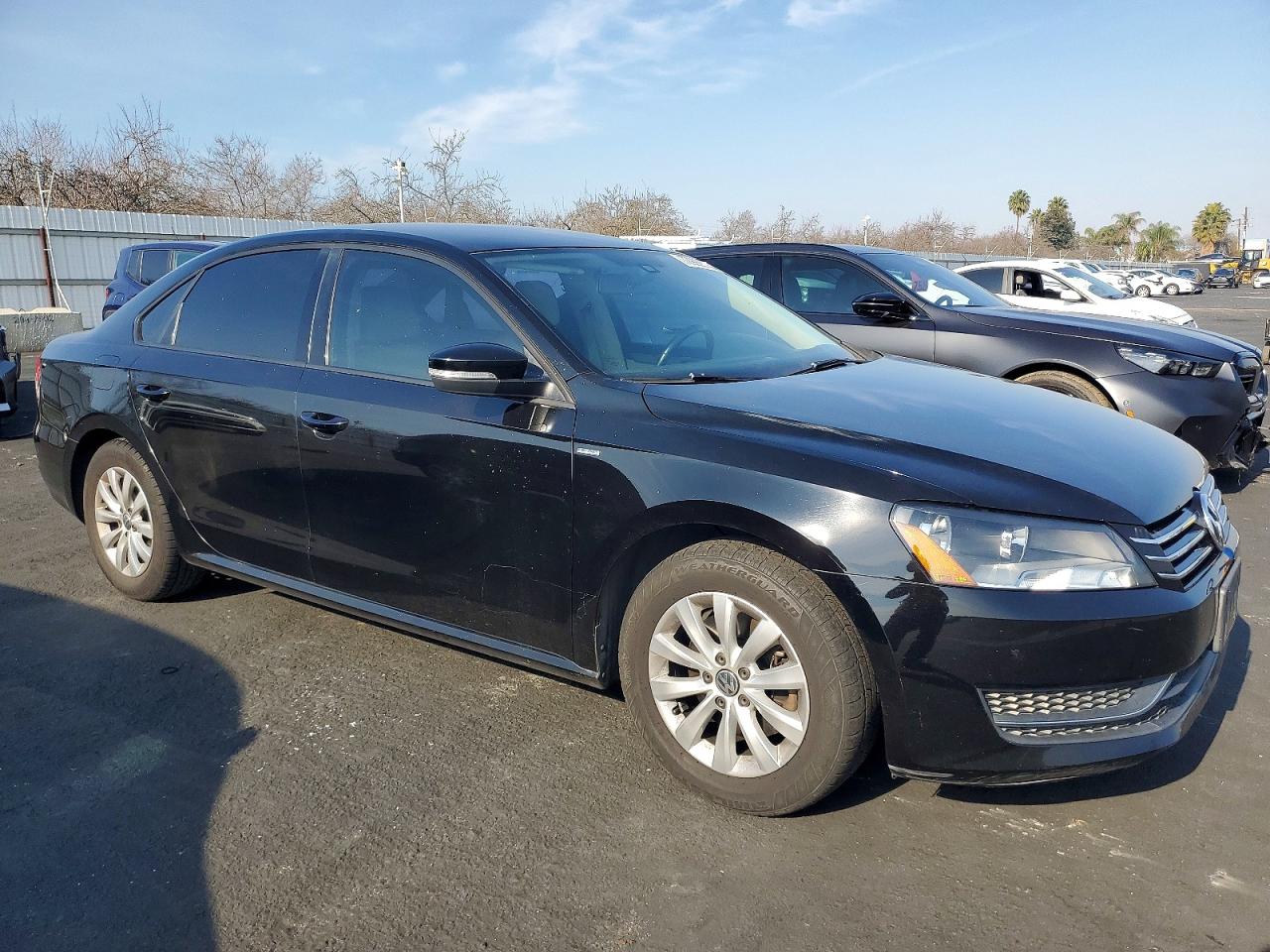 2015 Volkswagen Passat S Черный vin: 1VWAT7A32FC057432