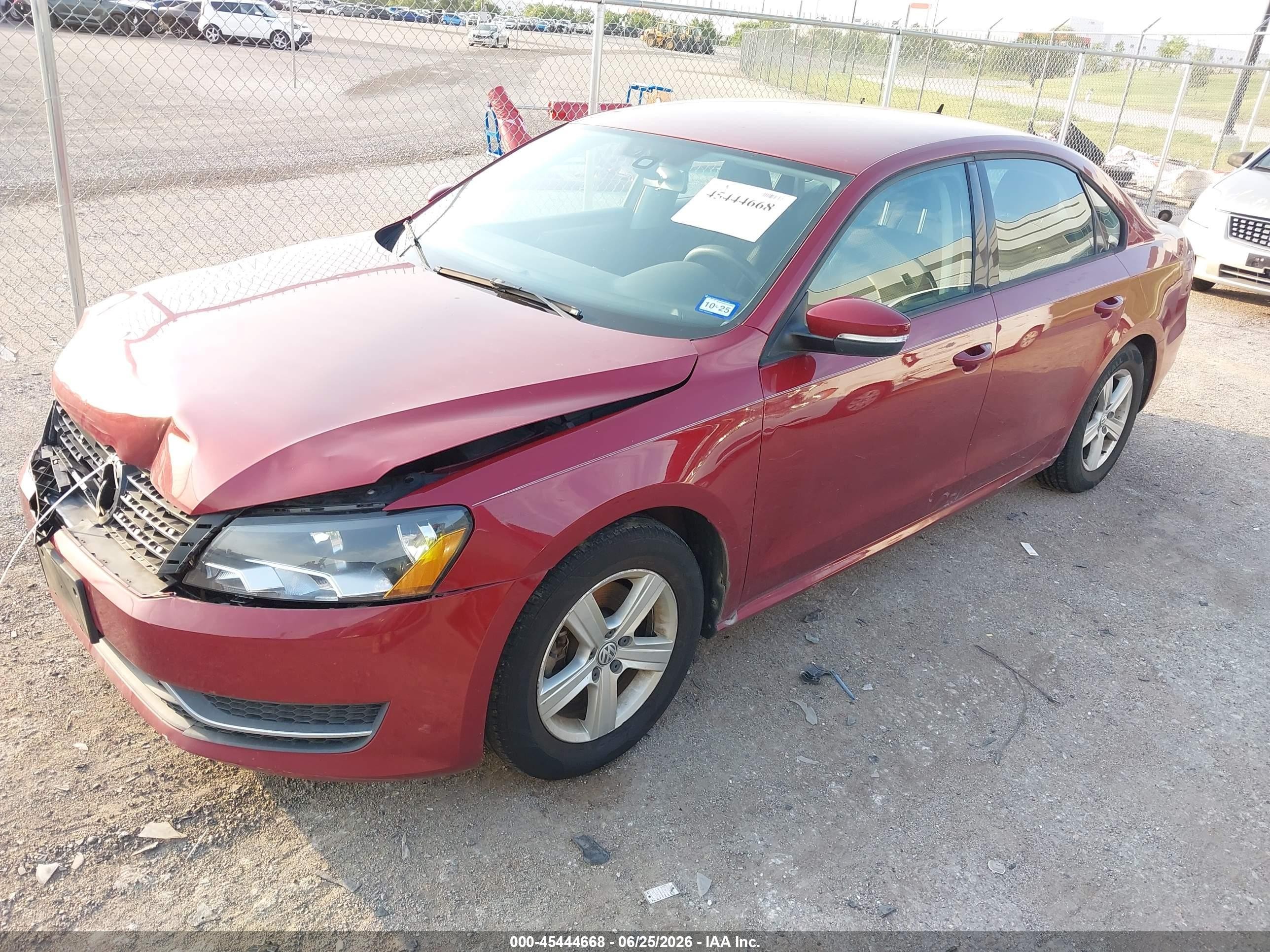 2015 Volkswagen Passat 1.8t S Red vin: 1VWAT7A32FC073579
