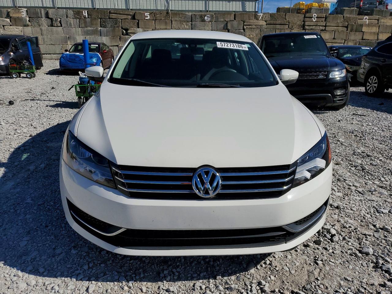 2015 Volkswagen Passat S White vin: 1VWAT7A32FC078569