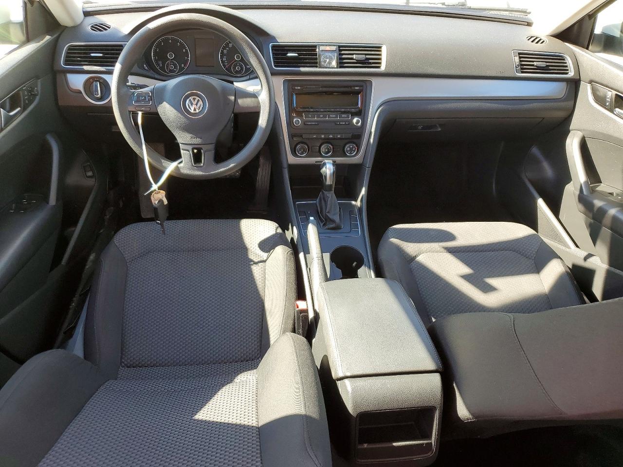 2015 Volkswagen Passat S White vin: 1VWAT7A32FC078569