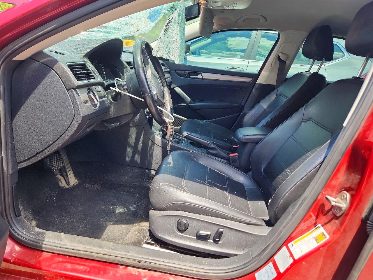 2015 Volkswagen Passat S Burgundy vin: 1VWAT7A32FC080970