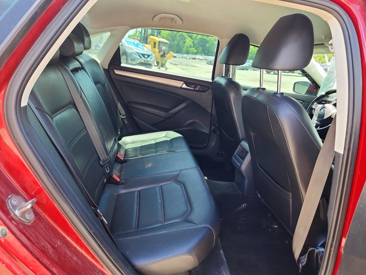 2015 Volkswagen Passat S Burgundy vin: 1VWAT7A32FC080970