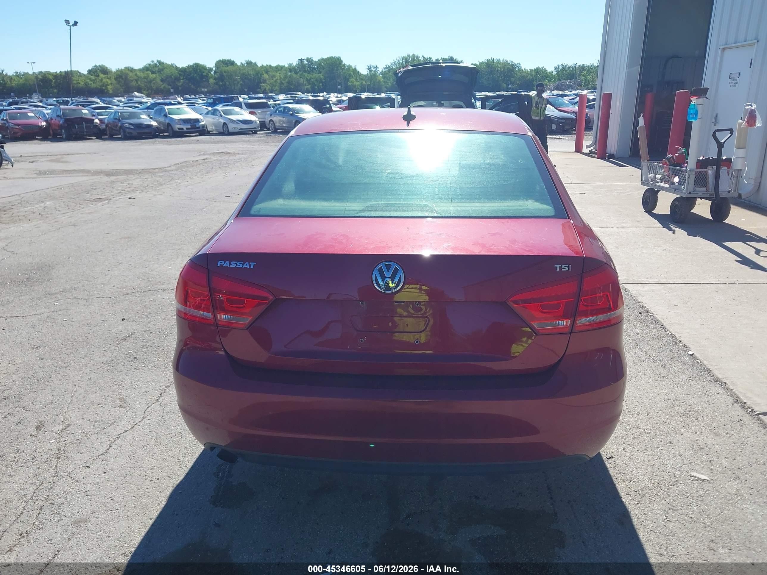 2015 Volkswagen Passat 1.8t Limited Edition Red vin: 1VWAT7A32FC091936