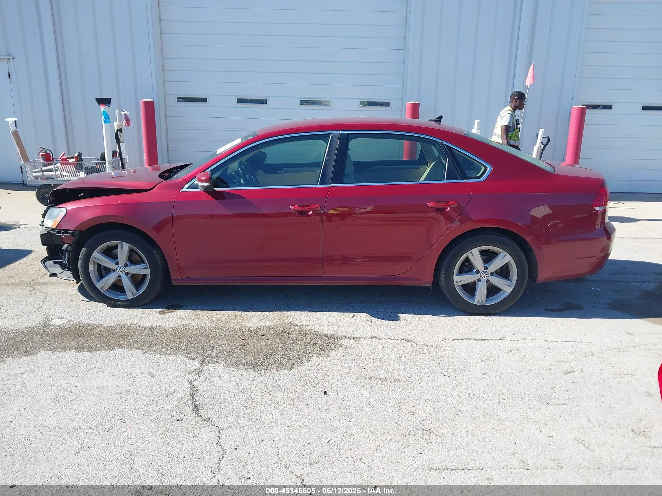 2015 Volkswagen Passat 1.8t Limited Edition Red vin: 1VWAT7A32FC091936