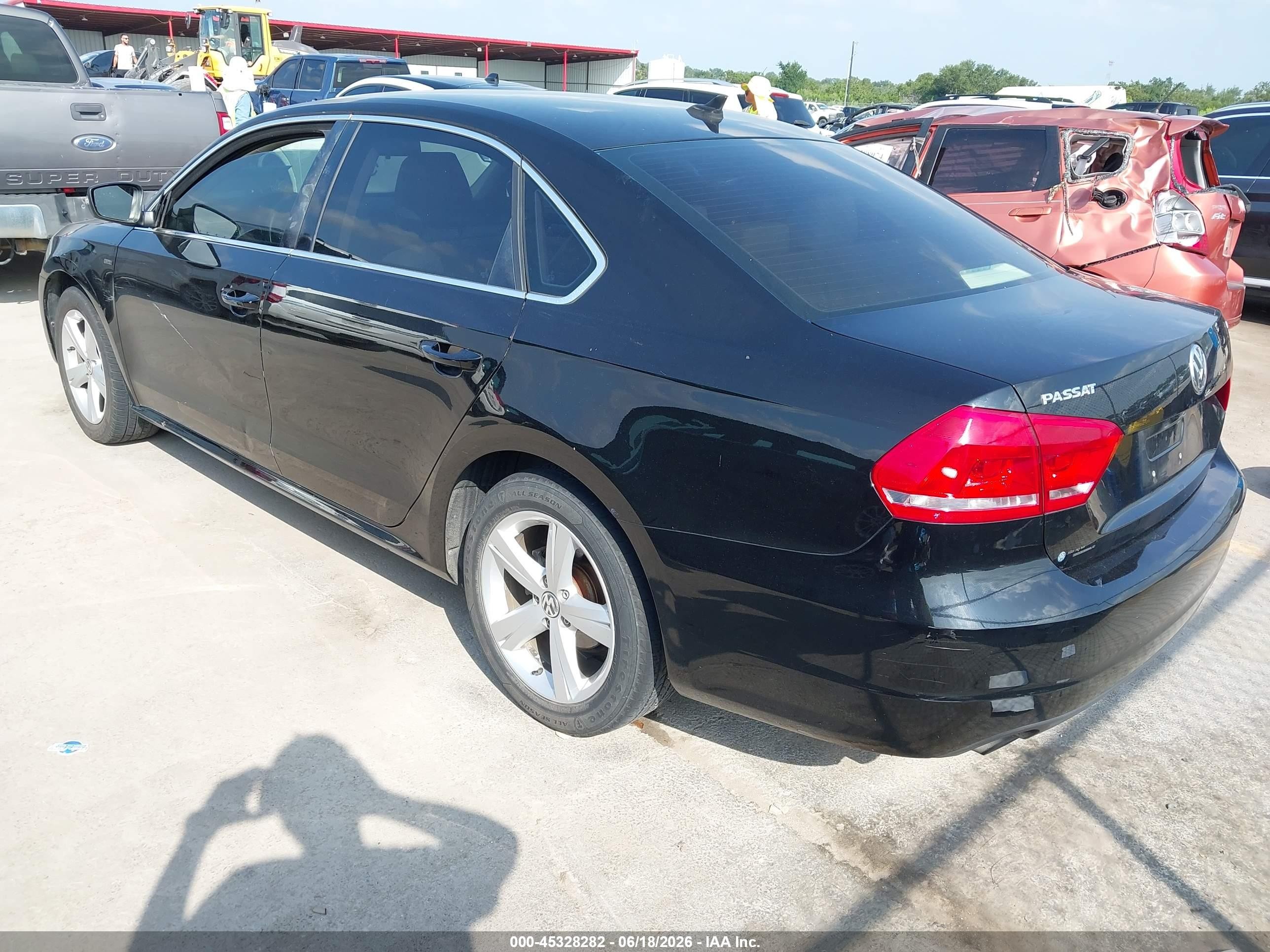 2015 Volkswagen Passat 1.8t Limited Edition Черный vin: 1VWAT7A32FC095498