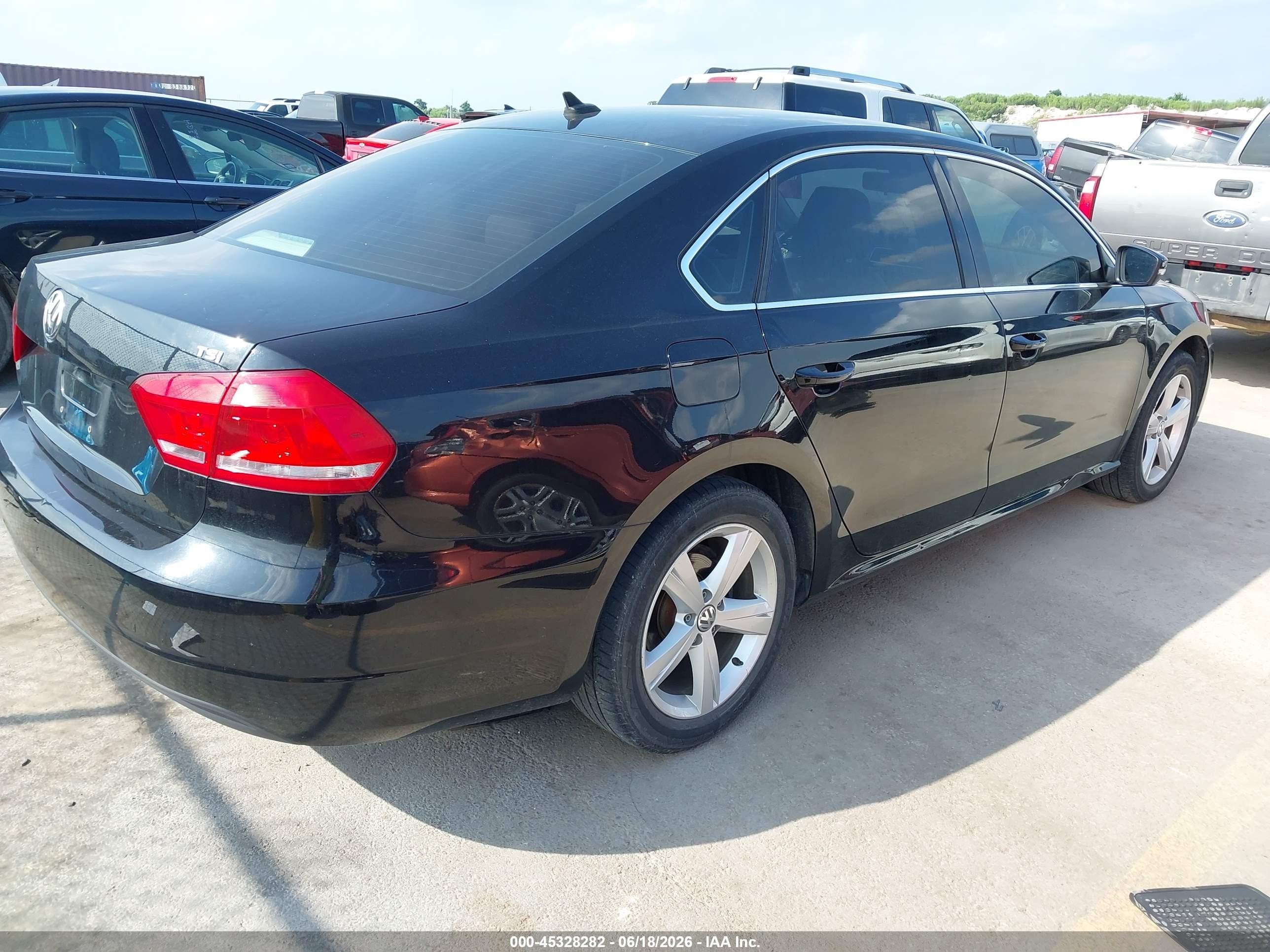 2015 Volkswagen Passat 1.8t Limited Edition Черный vin: 1VWAT7A32FC095498