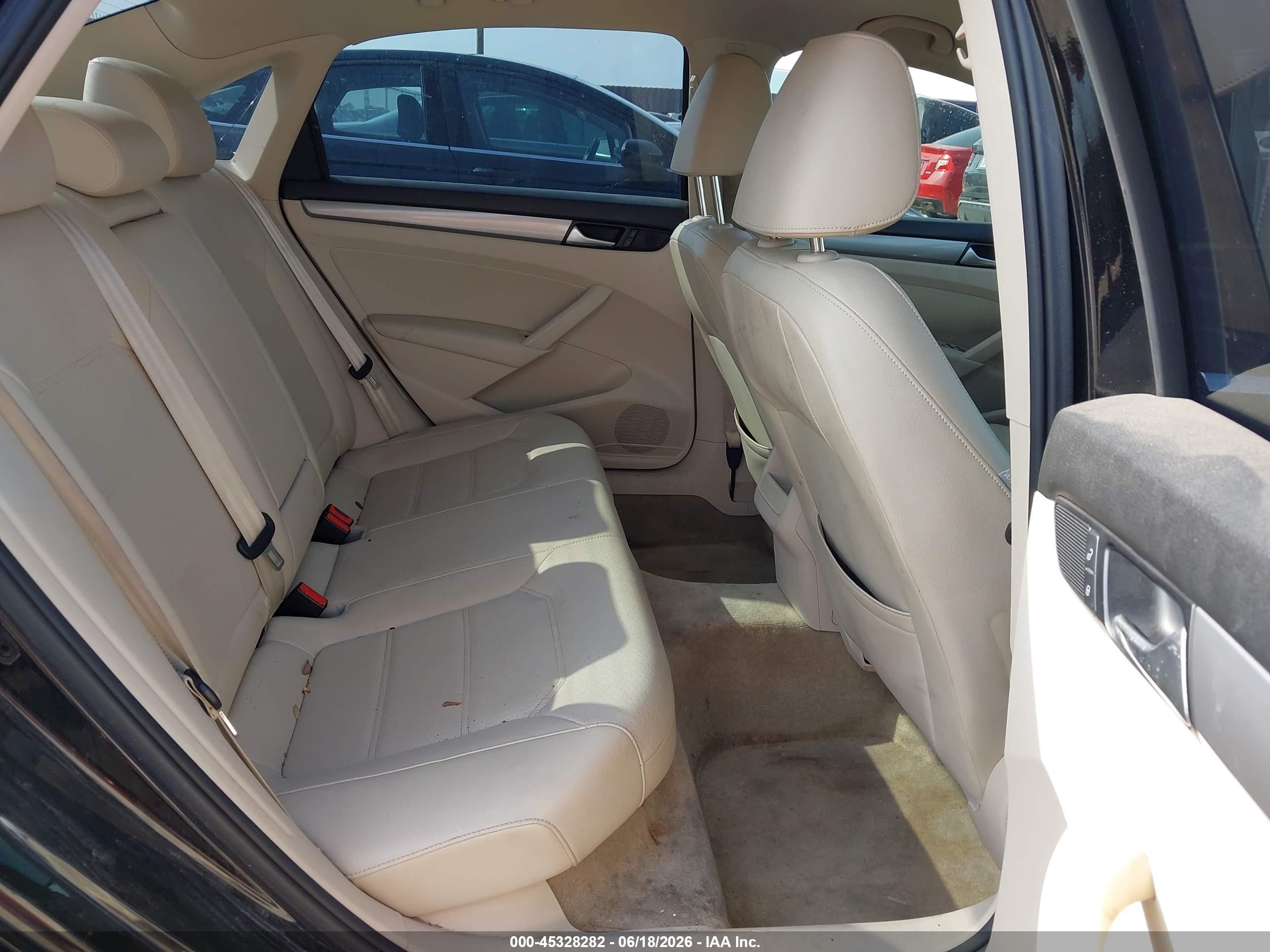 2015 Volkswagen Passat 1.8t Limited Edition Черный vin: 1VWAT7A32FC095498