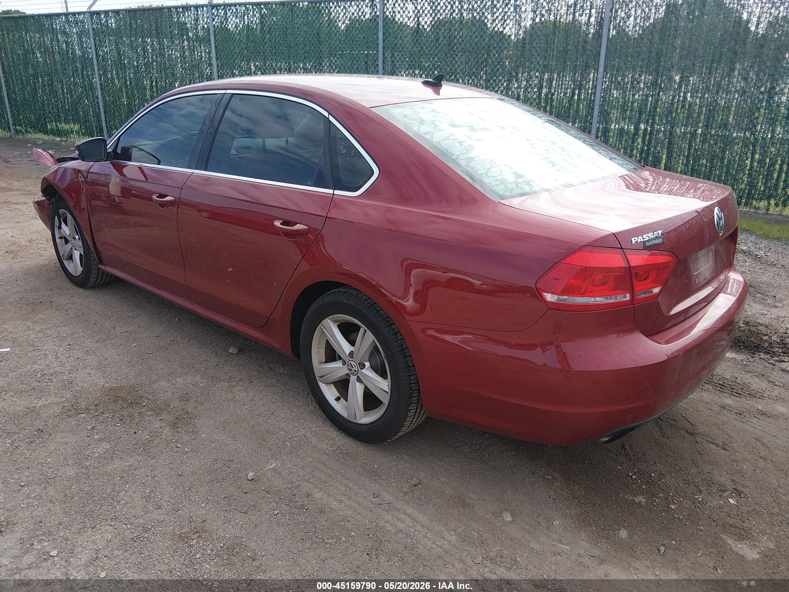 2015 Volkswagen Passat 1.8t Limited Edition Red vin: 1VWAT7A32FC106399