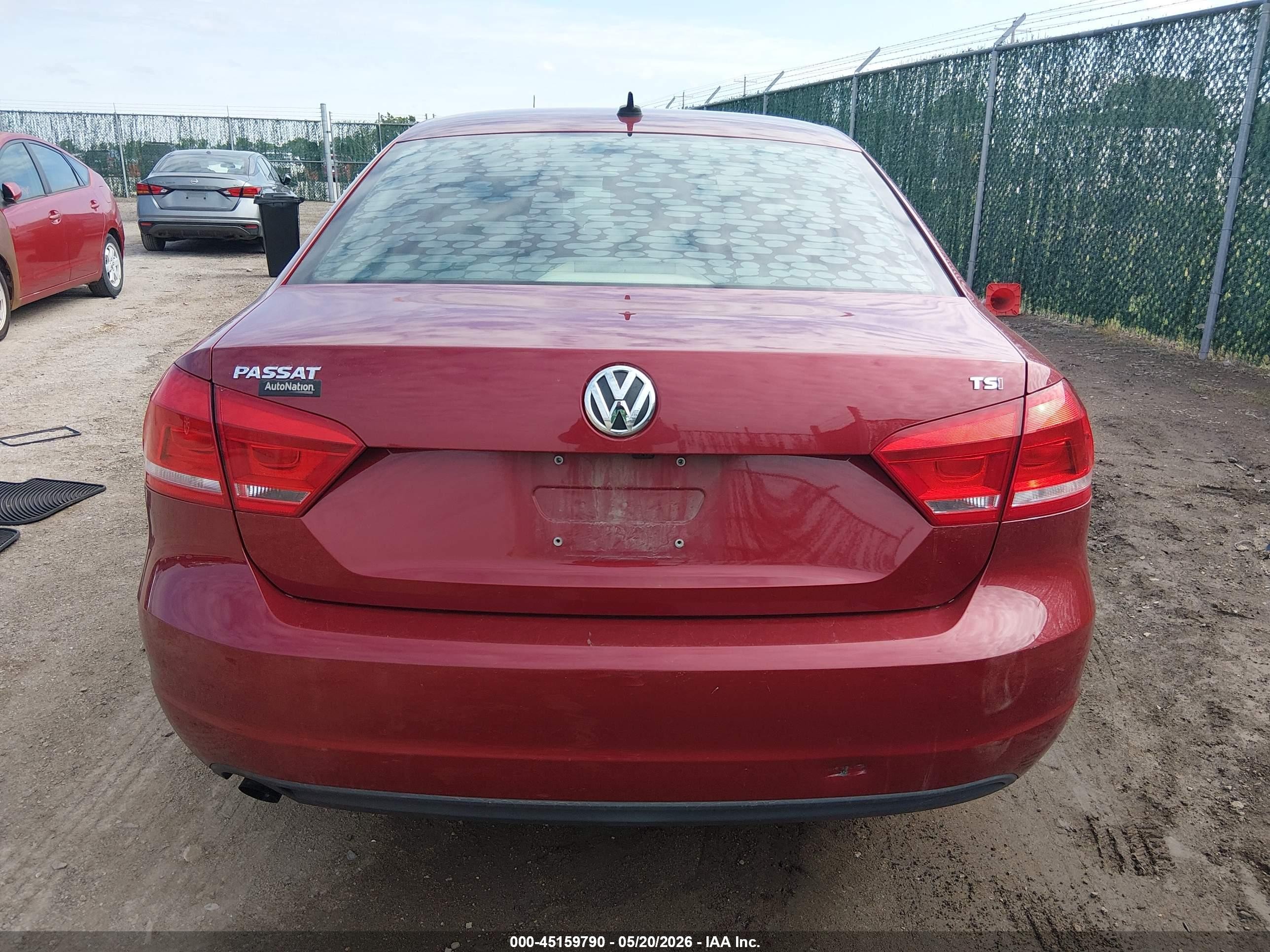 2015 Volkswagen Passat 1.8t Limited Edition Red vin: 1VWAT7A32FC106399