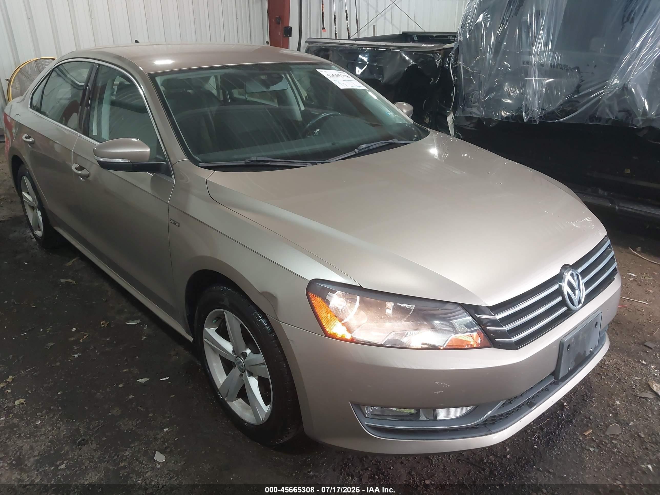 2015 Volkswagen Passat 1.8t Limited Edition Beige vin: 1VWAT7A32FC112624