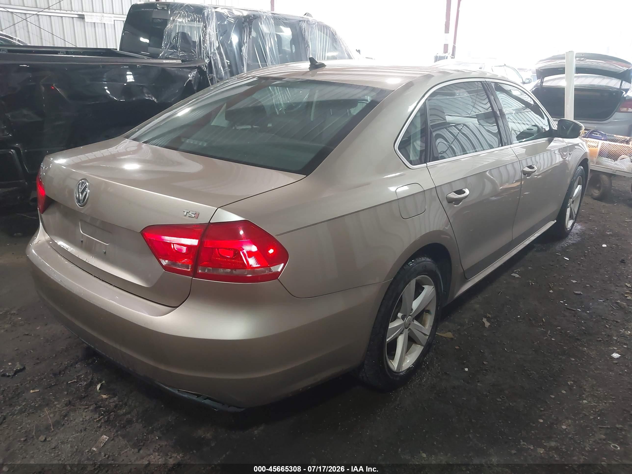 2015 Volkswagen Passat 1.8t Limited Edition Бежевый vin: 1VWAT7A32FC112624
