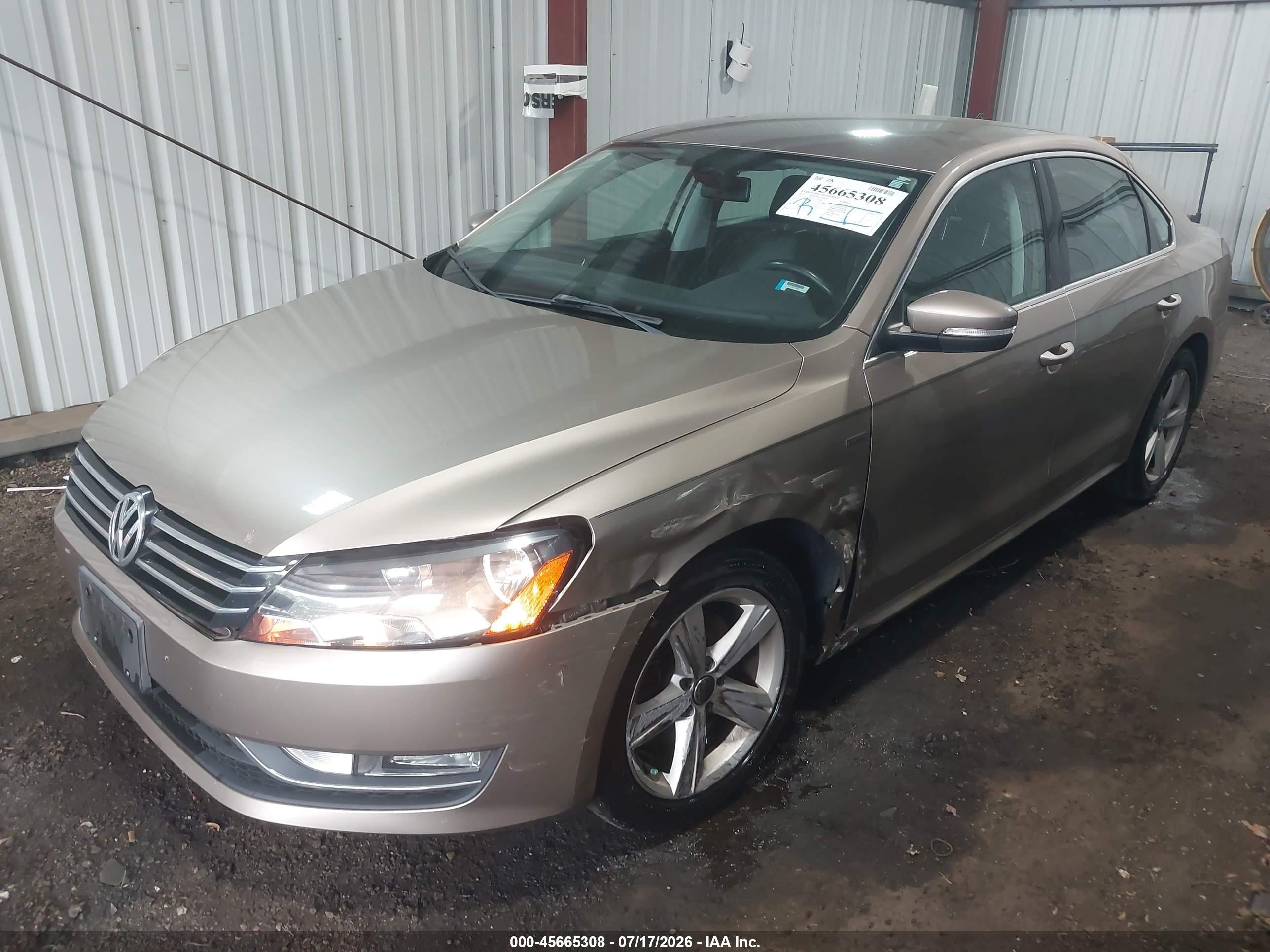 2015 Volkswagen Passat 1.8t Limited Edition Бежевый vin: 1VWAT7A32FC112624