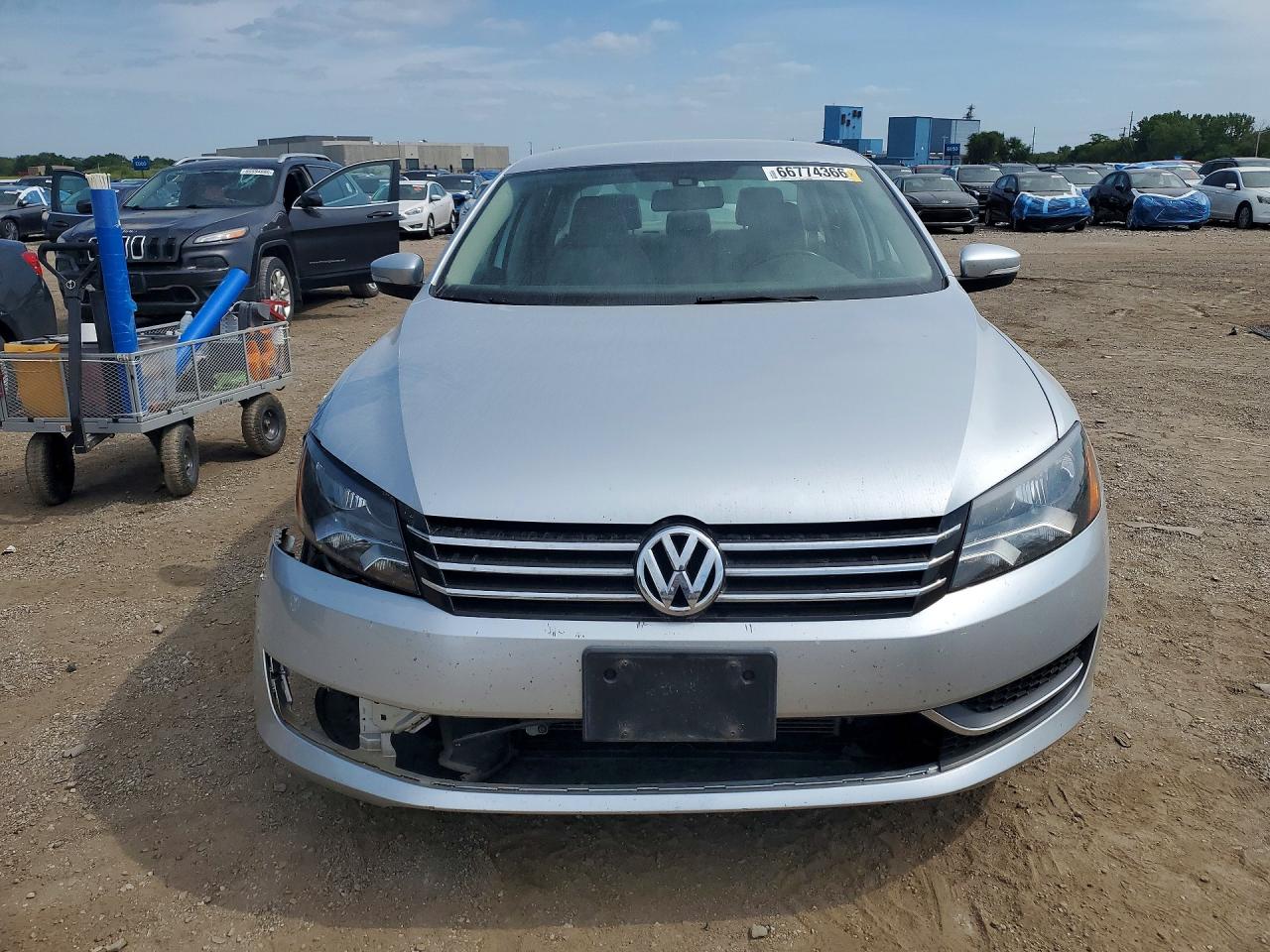 2014 Volkswagen Passat S Silver vin: 1VWAT7A33EC025703