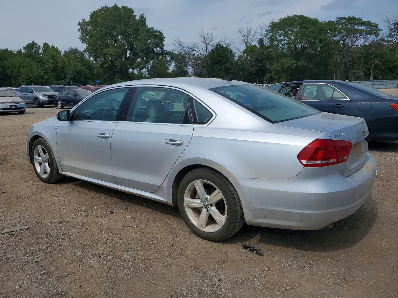 2014 Volkswagen Passat S Silver vin: 1VWAT7A33EC025703