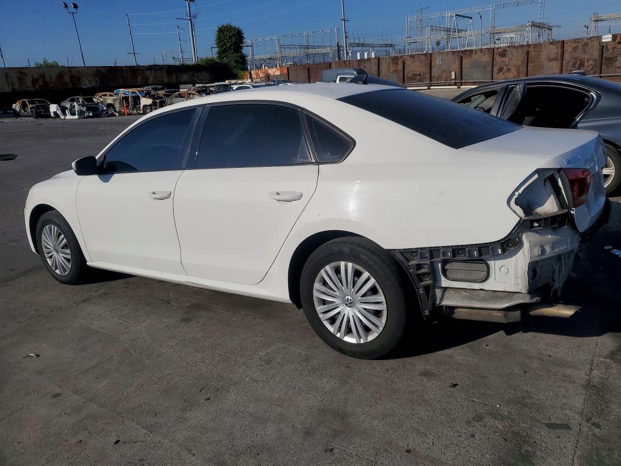 2014 Volkswagen Passat S White vin: 1VWAT7A33EC071032