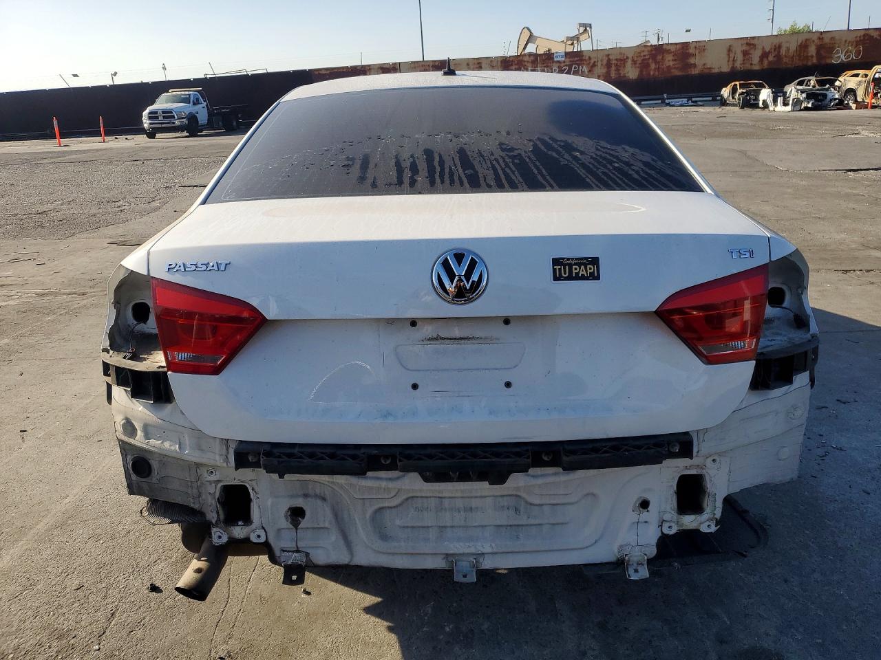 2014 Volkswagen Passat S White vin: 1VWAT7A33EC071032