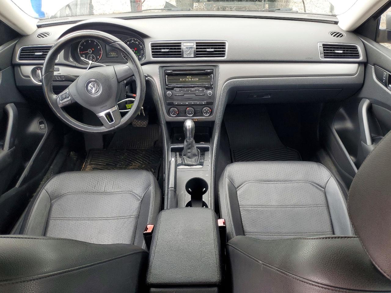 2014 Volkswagen Passat S Silver vin: 1VWAT7A33EC072908