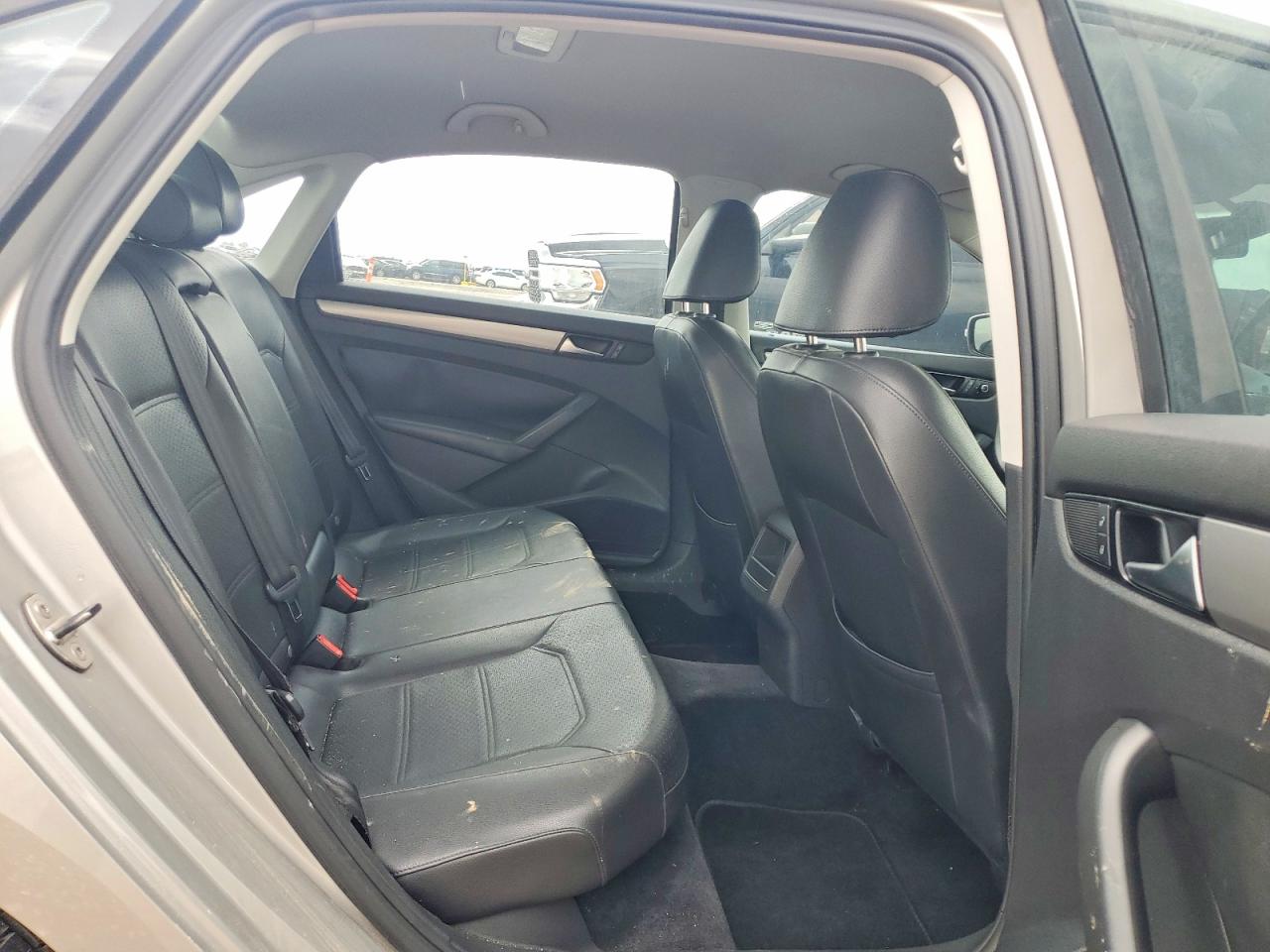 2014 Volkswagen Passat S Silver vin: 1VWAT7A33EC072908