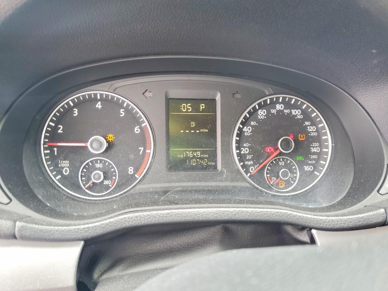2014 Volkswagen Passat S Silver vin: 1VWAT7A33EC072908